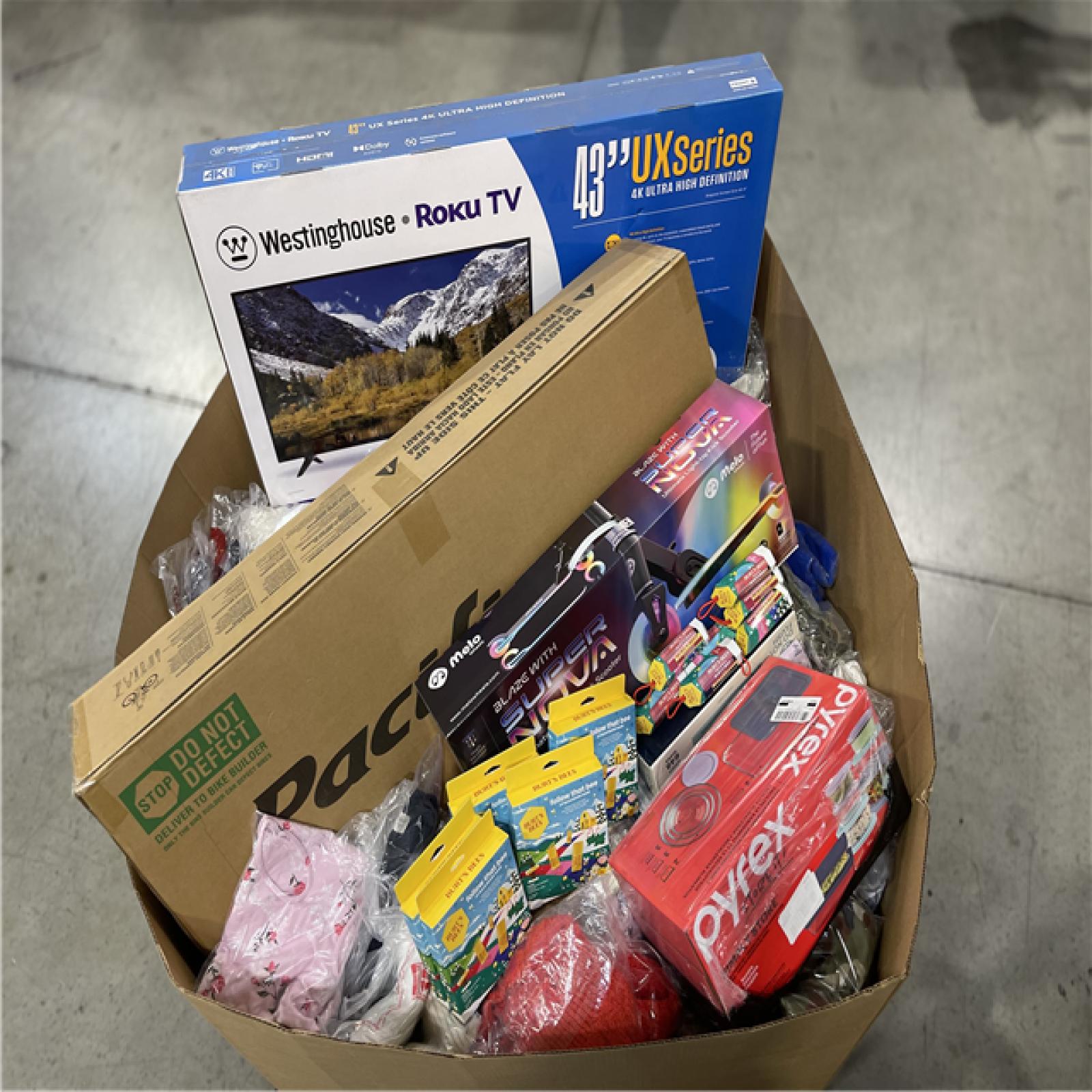 DALLAS LOCATION- NEW!- BULLSEYE MIXED APPAREL PALLET