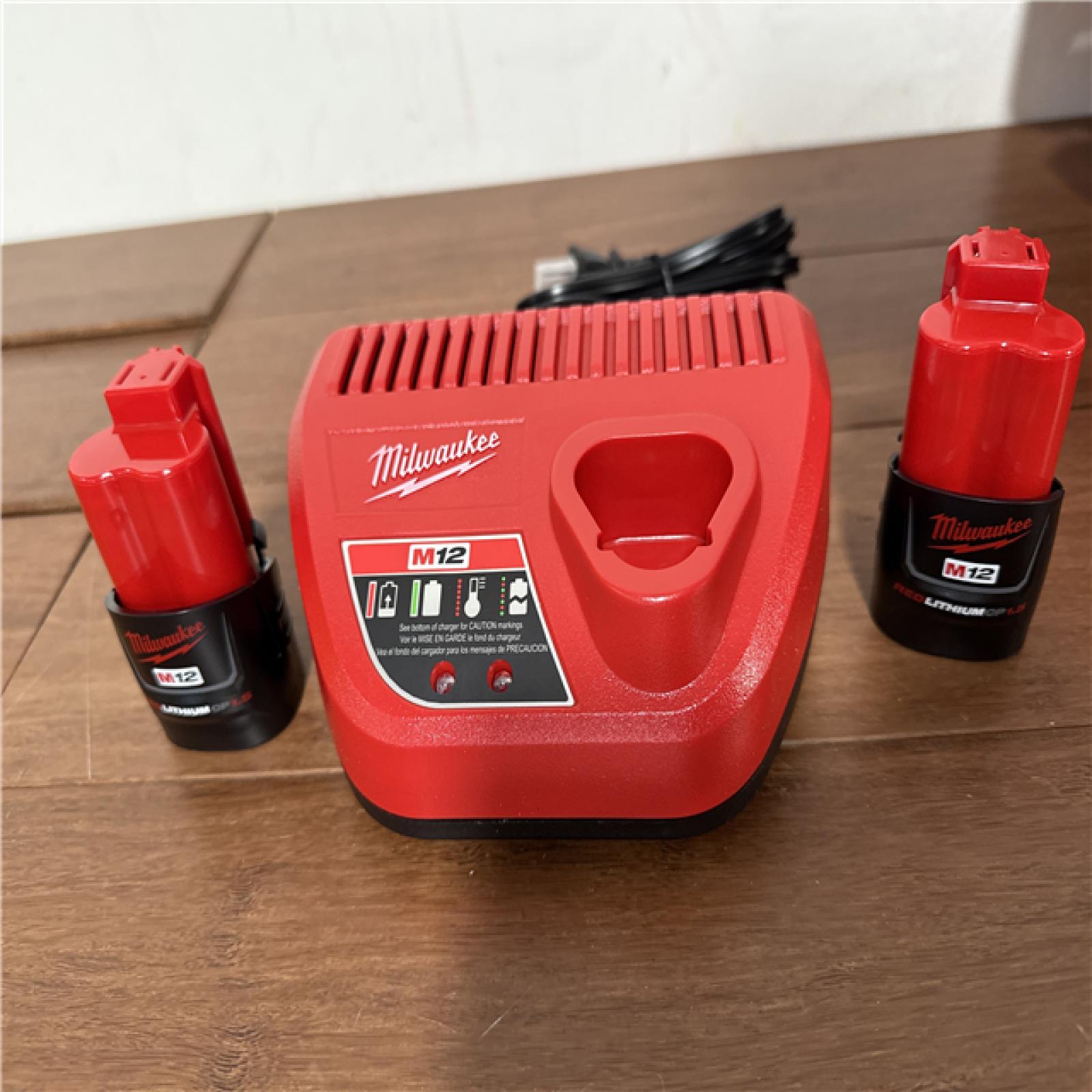California NEW Milwaukee M12 Pex Expander Kit  Includes (2) Batteries  Charger & Hard Case