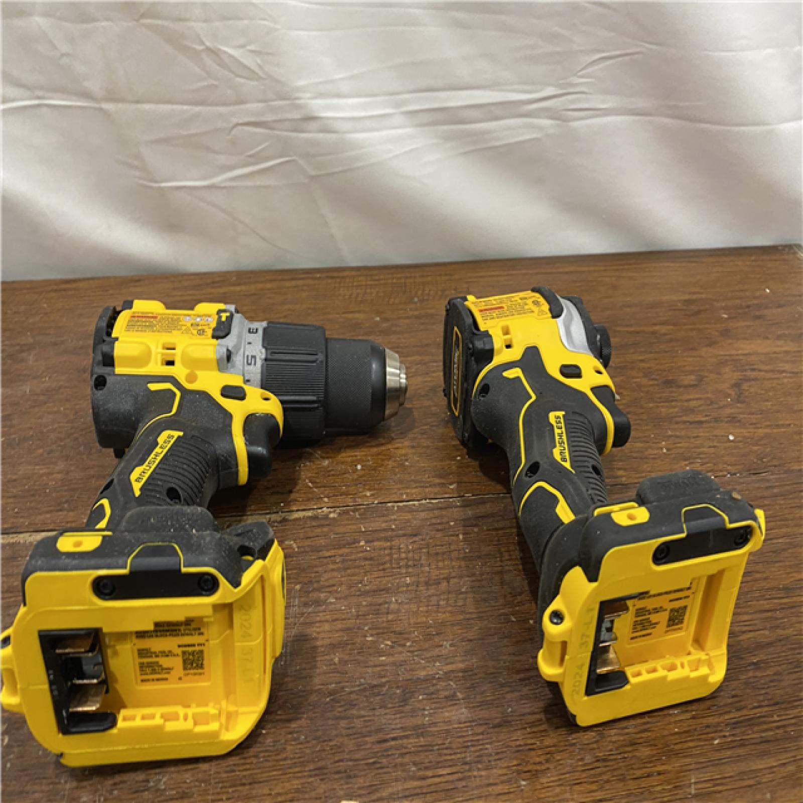 AS-IS DEWALT 20V MAX XR Hammer Drill and ATOMIC Impact Driver 2 Tool Cordless Combo Kit with (2) 4.0Ah Batteries, Charger, and Bag