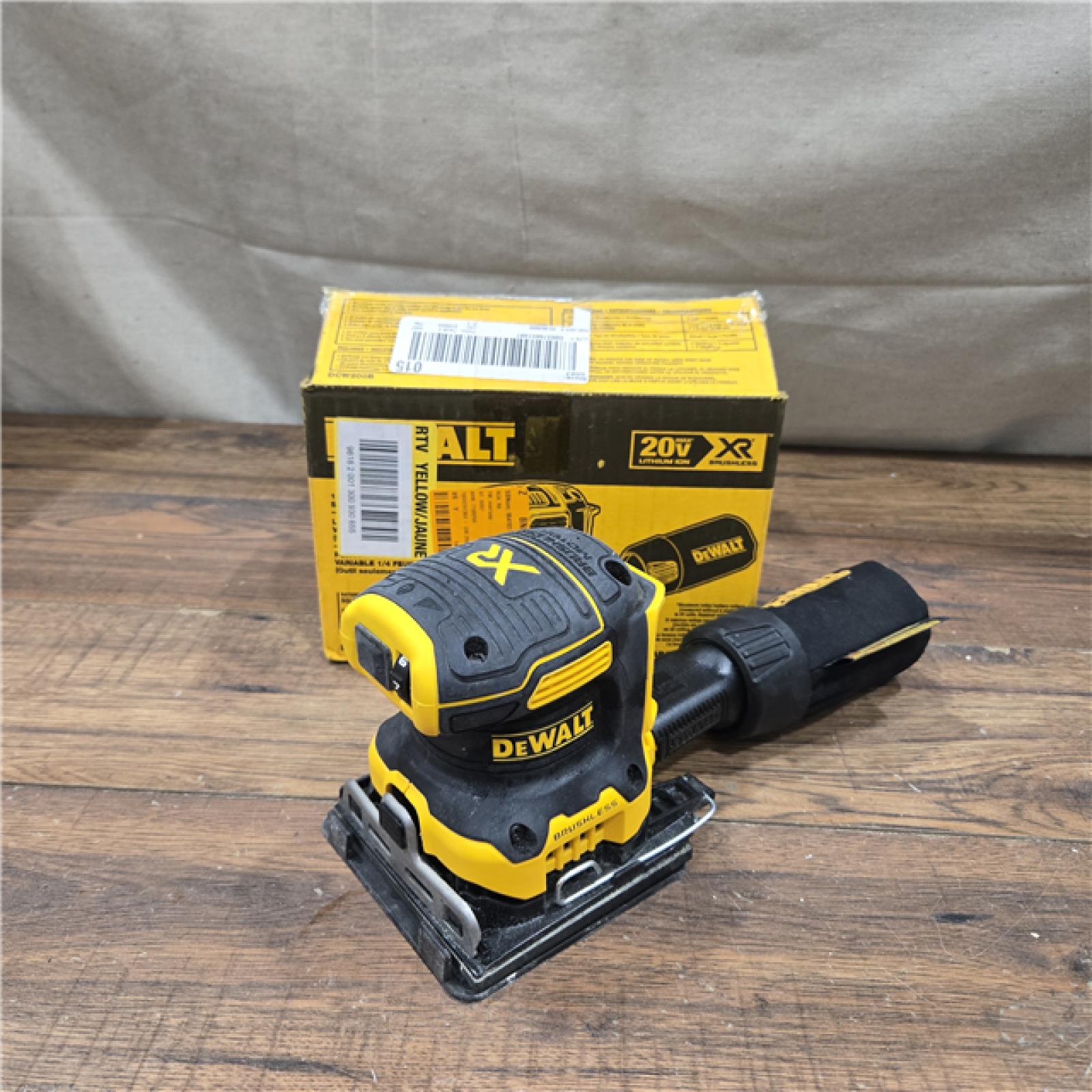 AS-IS DEWALT 20V MAX XR Brushless Cordless 1/4 Sheet Variable Speed Sander (Tool Only)