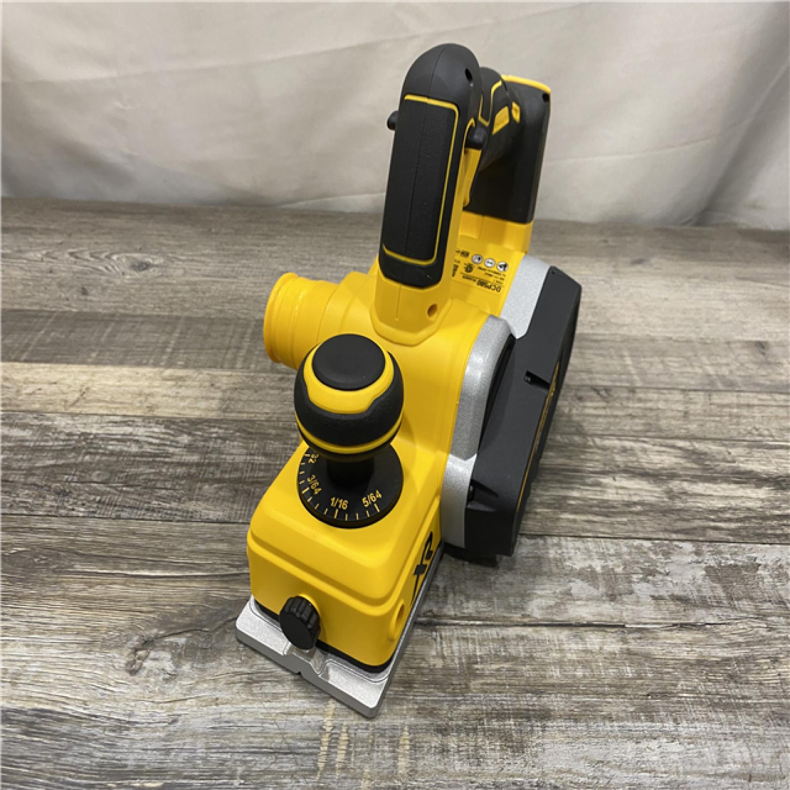 AS-IS DEWALT 20V MAX XR Cordless Brushless 3-1/4 in. Planer (Tool Only)