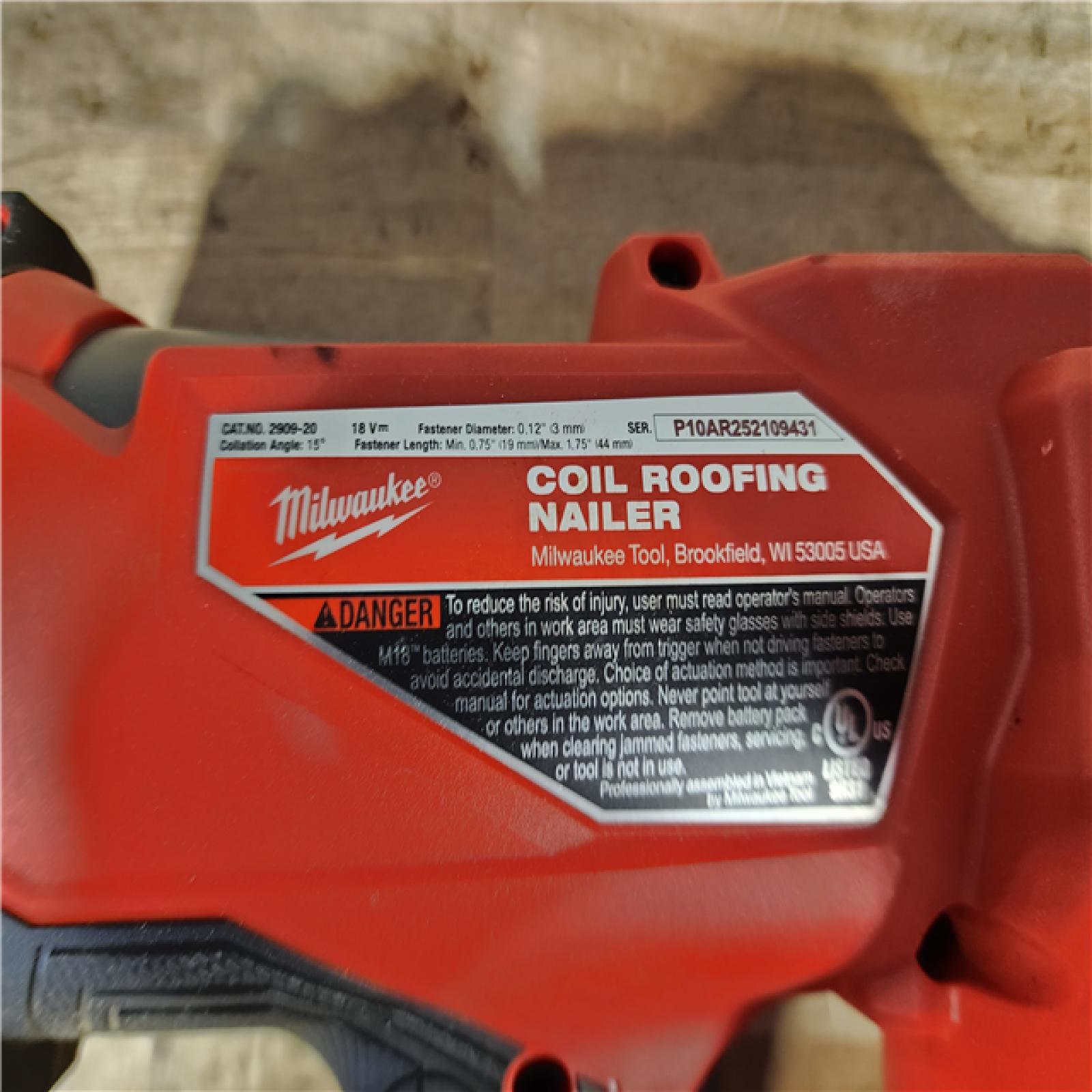 HOUSTON LOCATION - AS - IS Milwaukee FUEL 18-Volt Lithium-Ion Brushless Cordless Coil Roofing Nailer (Tool Only)