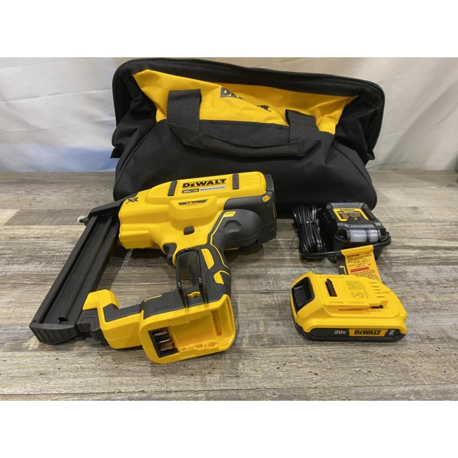 AS-IS DEWALT 20V MAX XR Lithium-Ion Cordless 18-Gauge Narrow Crown Stapler Kit