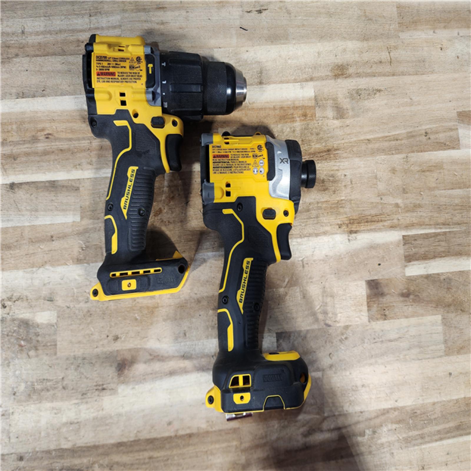 HOUSTON LOCATION - AS-IS DEWALT 2 TOOL COMBO KIT W/ (2) BATTERY & CHARGER