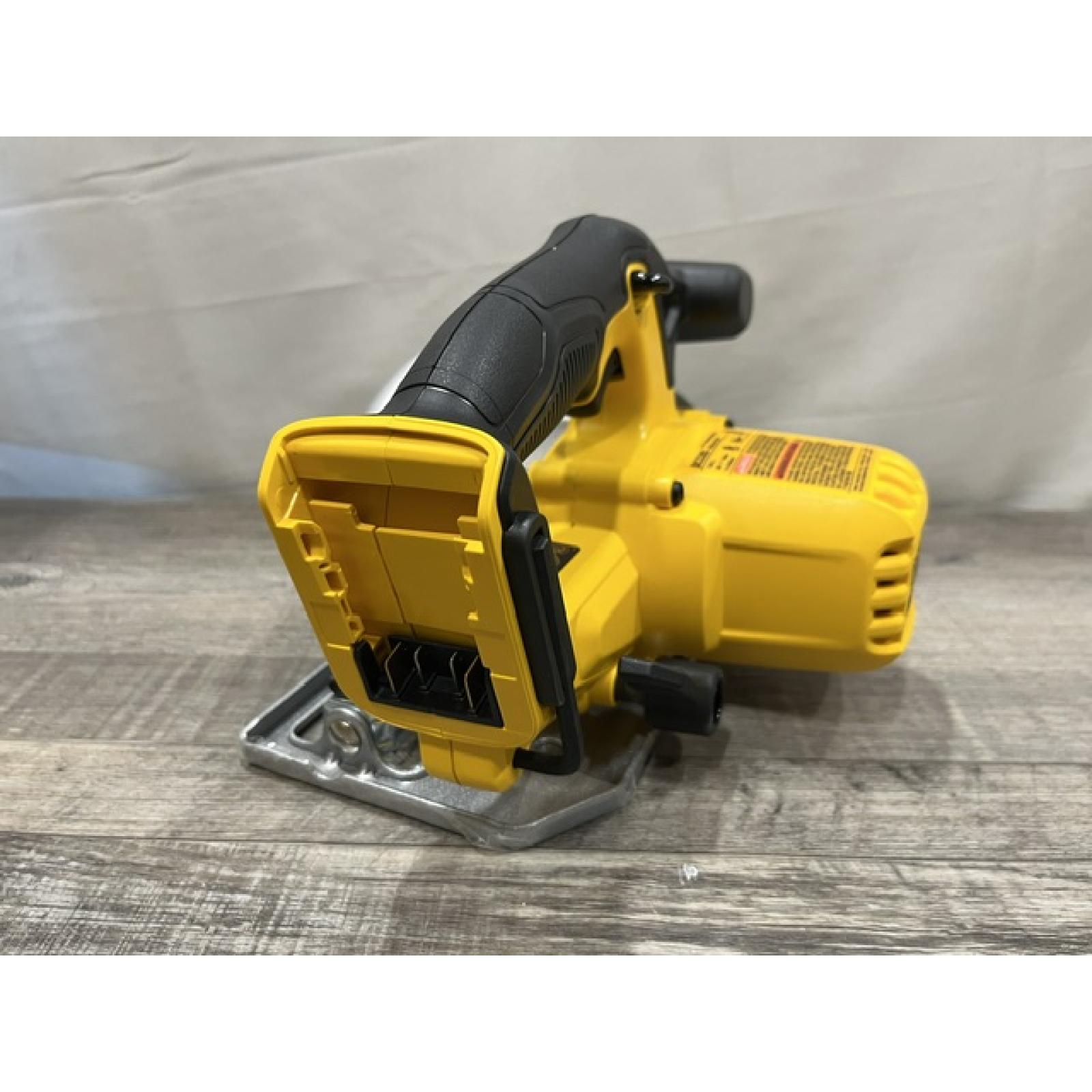 AS-IS DEWALT 20V MAX Cordless 6.5 in. Sidewinder Style Circular Saw (Tool Only)