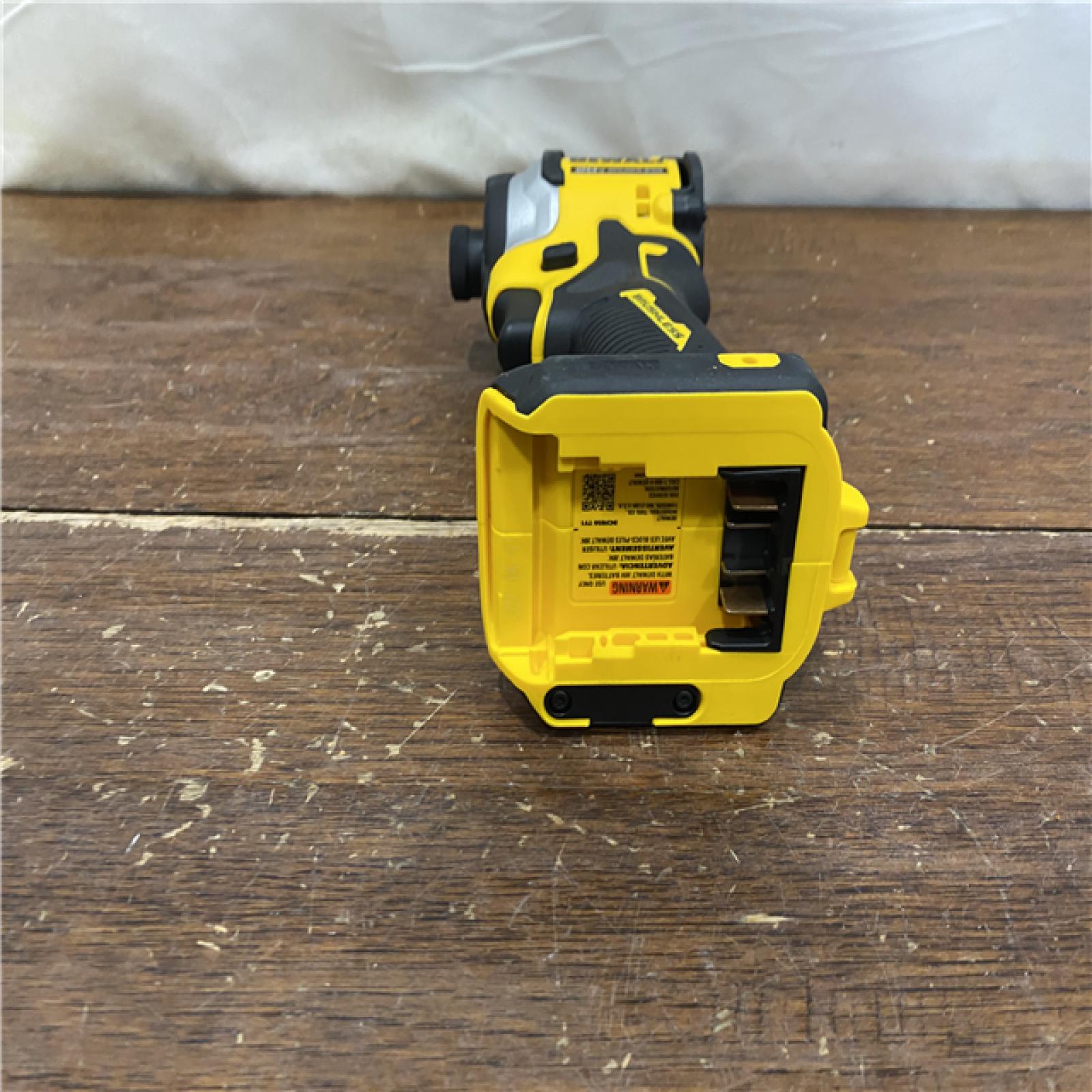 AS-IS DEWALT ATOMIC 20V MAX Lithium-Ion Cordless 1/4 in. Brushless Impact Driver Kit, 5 Ah Battery, Charger, and Bag