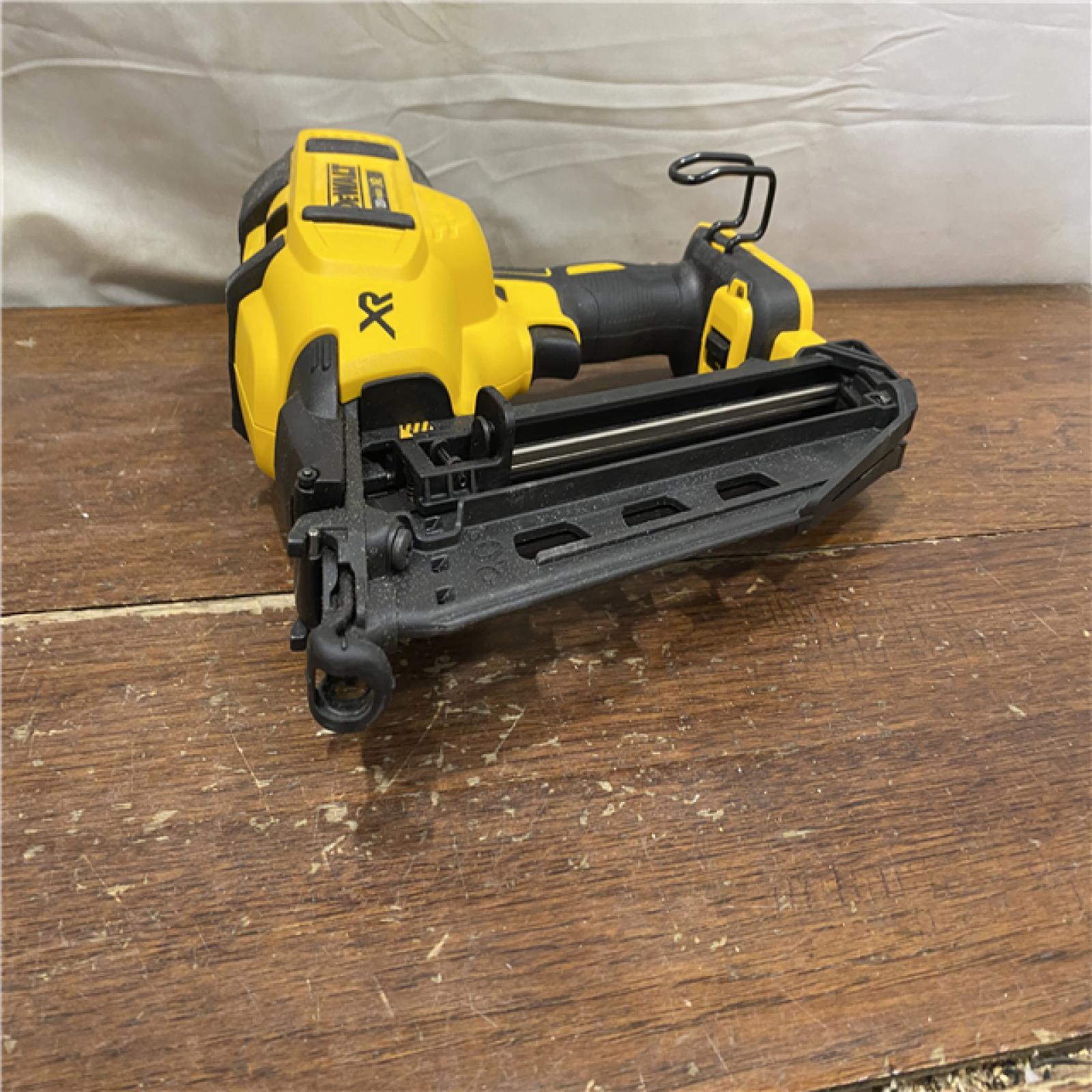 AS-IS DeWalt DCN660D1 20V 16 Gauge Cordless Angled Finish Nailer Kit W/ 2Ah Battery