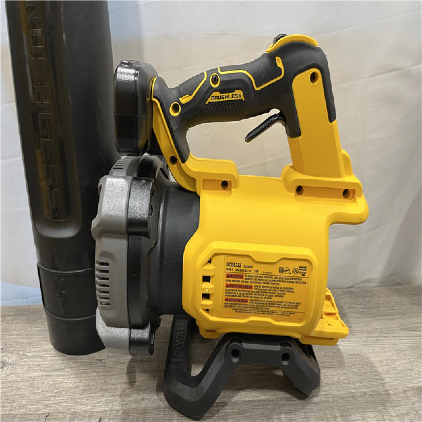 AS-IS DEWALT 20V MAX* XR Brushless Cordless Handheld Blower Kit