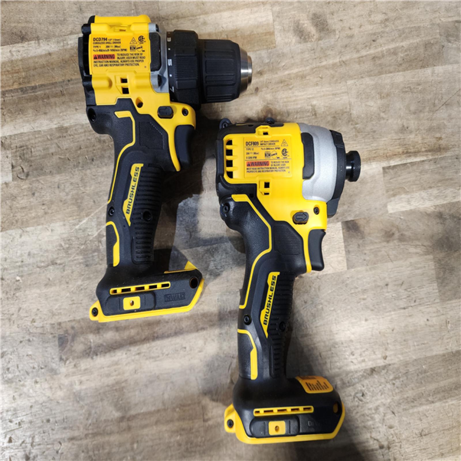HOUSTON LOCATION - AS-IS Dewalt DCK225D2 20V MAX ATOMIC Brushless Compact Lithium-Ion 1/2 in. Cordless Drill Driver and 1/4 in. Impact Driver Combo Kit with 2 Batteries 2 Ah