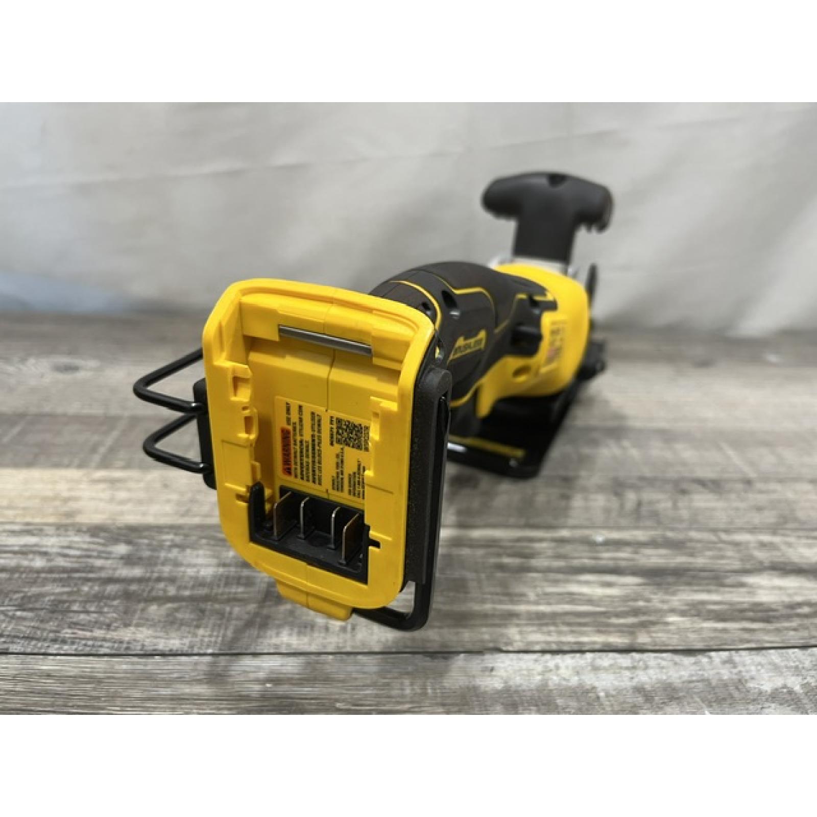 AS-IS DEWALT ATOMIC 20V MAX Cordless Brushless 4-1/2 in. Circular Saw (Tool Only)