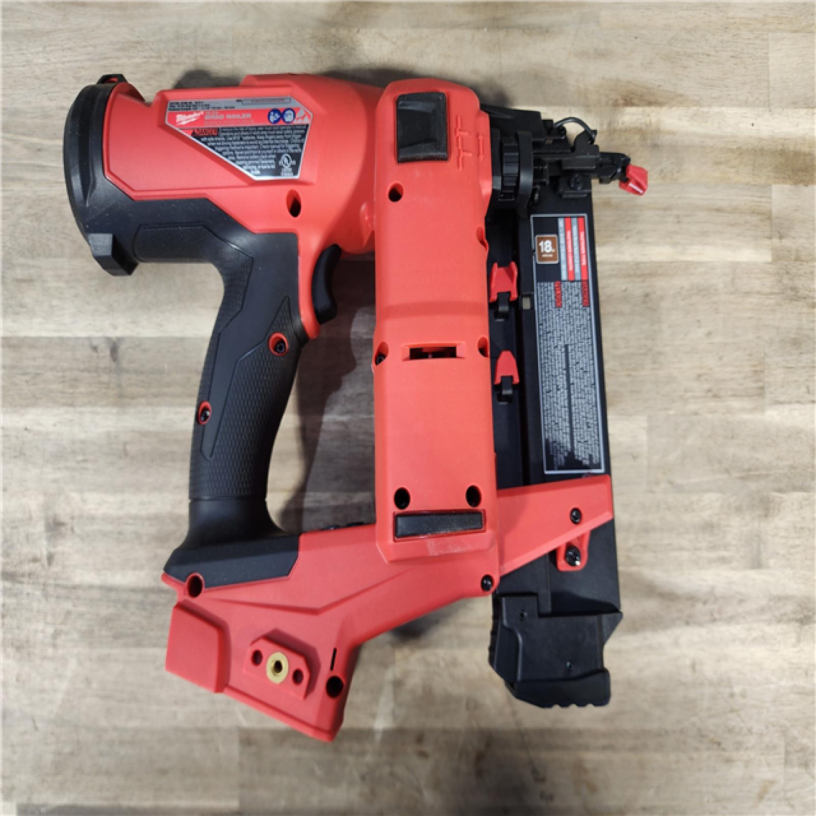 HOUSTON LOCATION - AS-IS (APPEARS LIKE NEW) Milwaukee M18 Fuel 18V Brushless 18-Gauge Brad Nailer 2746-20 (Bare Tool)