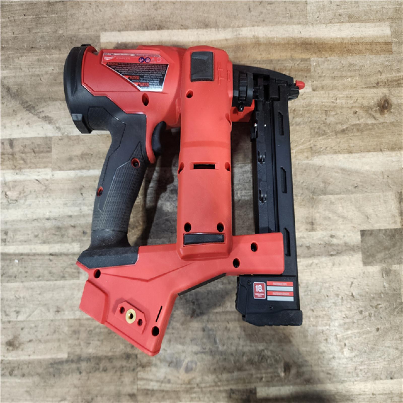 HOUSTON LOCATION - AS-IS Milwaukee  FUEL 18-Volt Lithium-Ion Brushless Cordless 18-Gauge 1/4 in. Narrow Crown Stapler (Tool-Only)