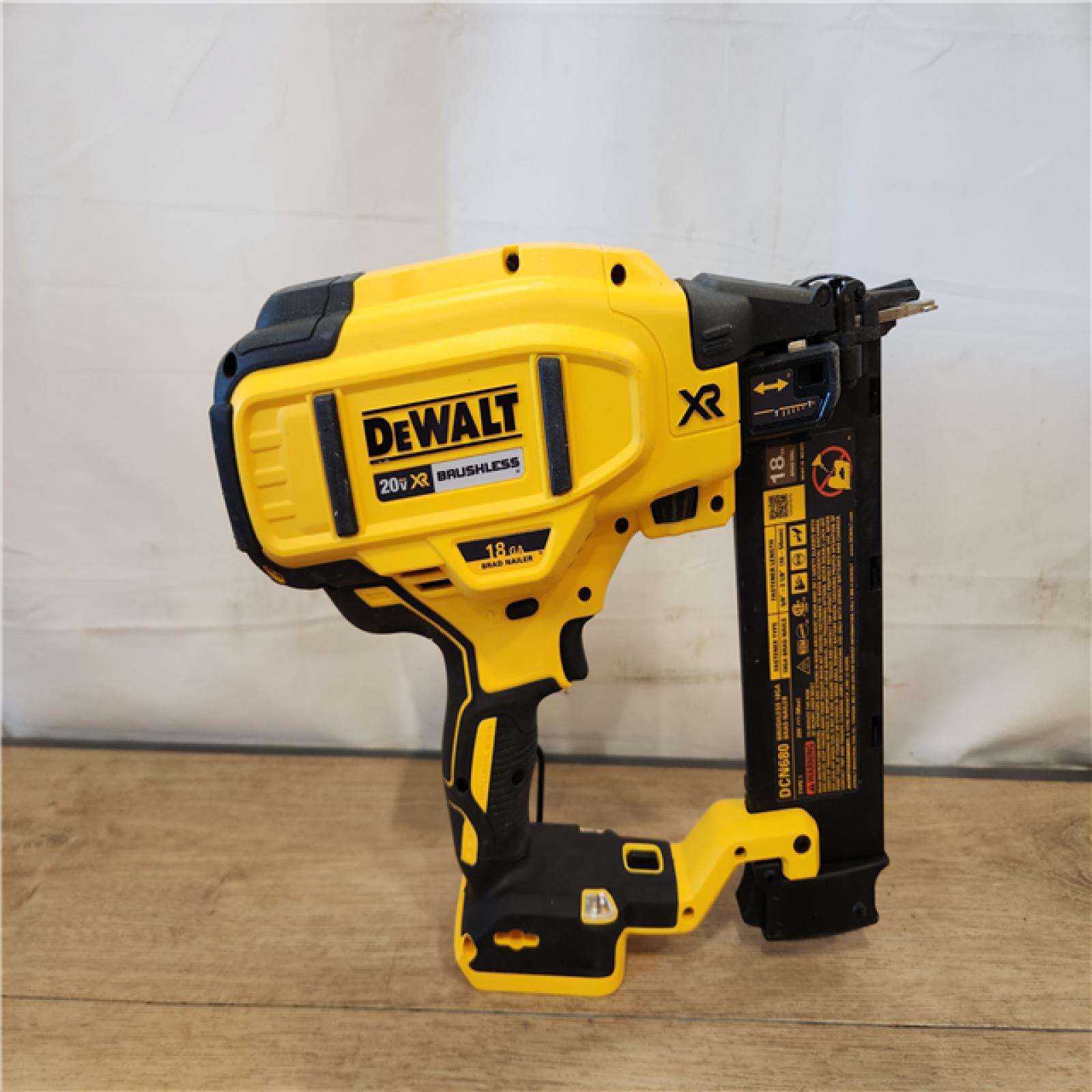 AS-IS- DeWalt 20V MAX XR Lithium-Ion Cordless 18-Gauge Brad Nailer (Tool Only)