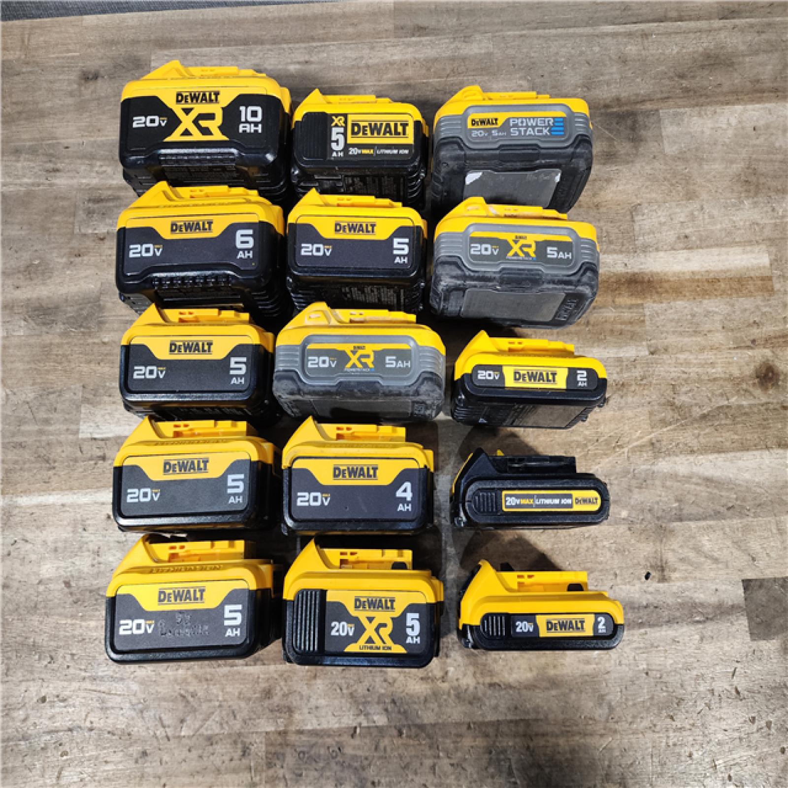 HOUSTON LOCATION - AS-IS DEWALT BATTERY PACK QTY - 15