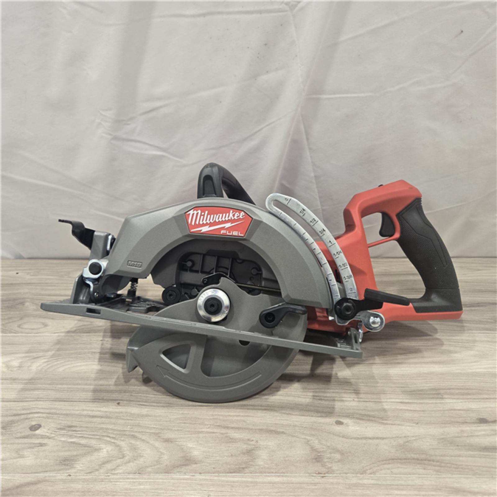 AS-IS MILWAUKEE 7-1/4 REAR HANDLE CIRCULAR SAW (TOOL ONLY)