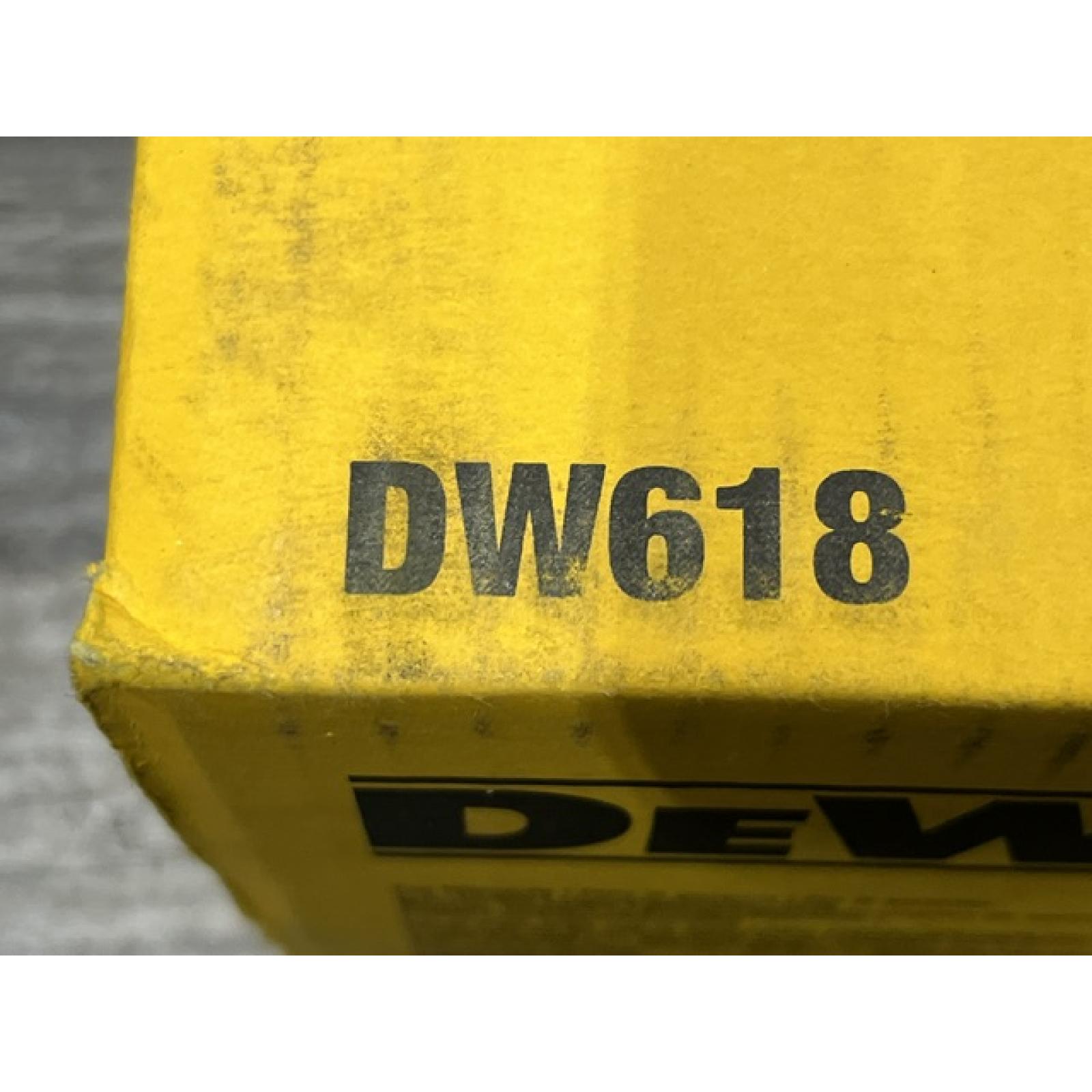 NEW - DEWALT 12 Amp Corded 2-1/4 Horsepower Electronic Variable Speed Fixed Base Router with Soft Start