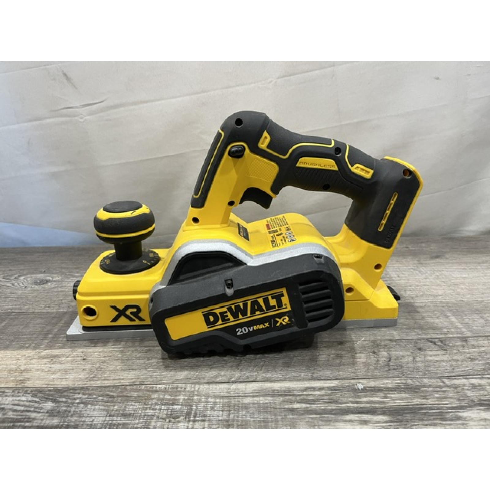 AS-IS DEWALT 20V MAX XR Cordless Brushless 3-1/4 in. Planer (Tool Only)