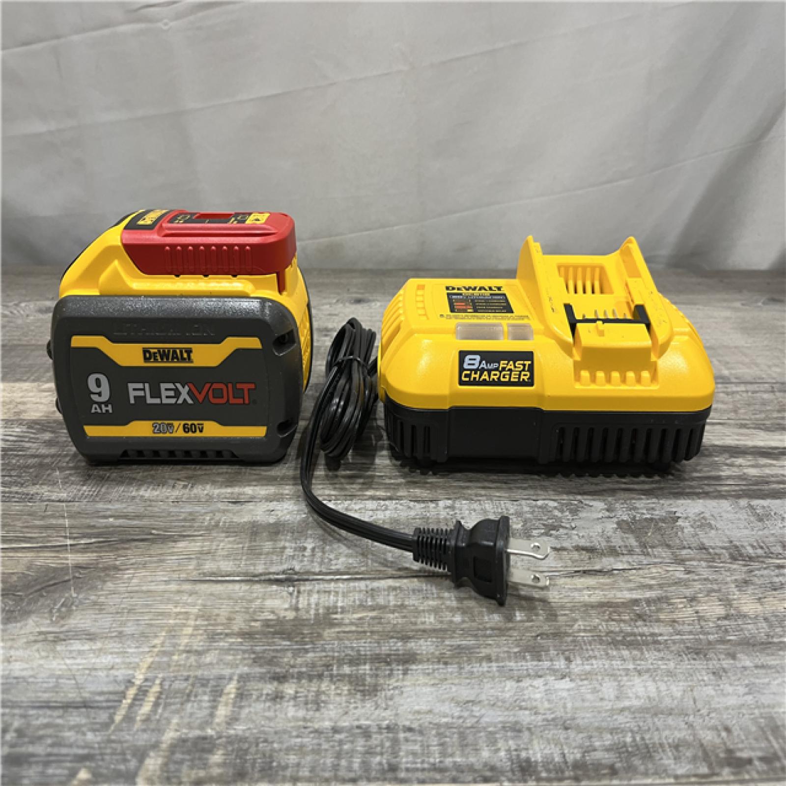 AS-IS DEWALT 20V/60V MAX FLEXVOLT Lithium-Ion 9.0Ah Battery and Charger Starter Kit