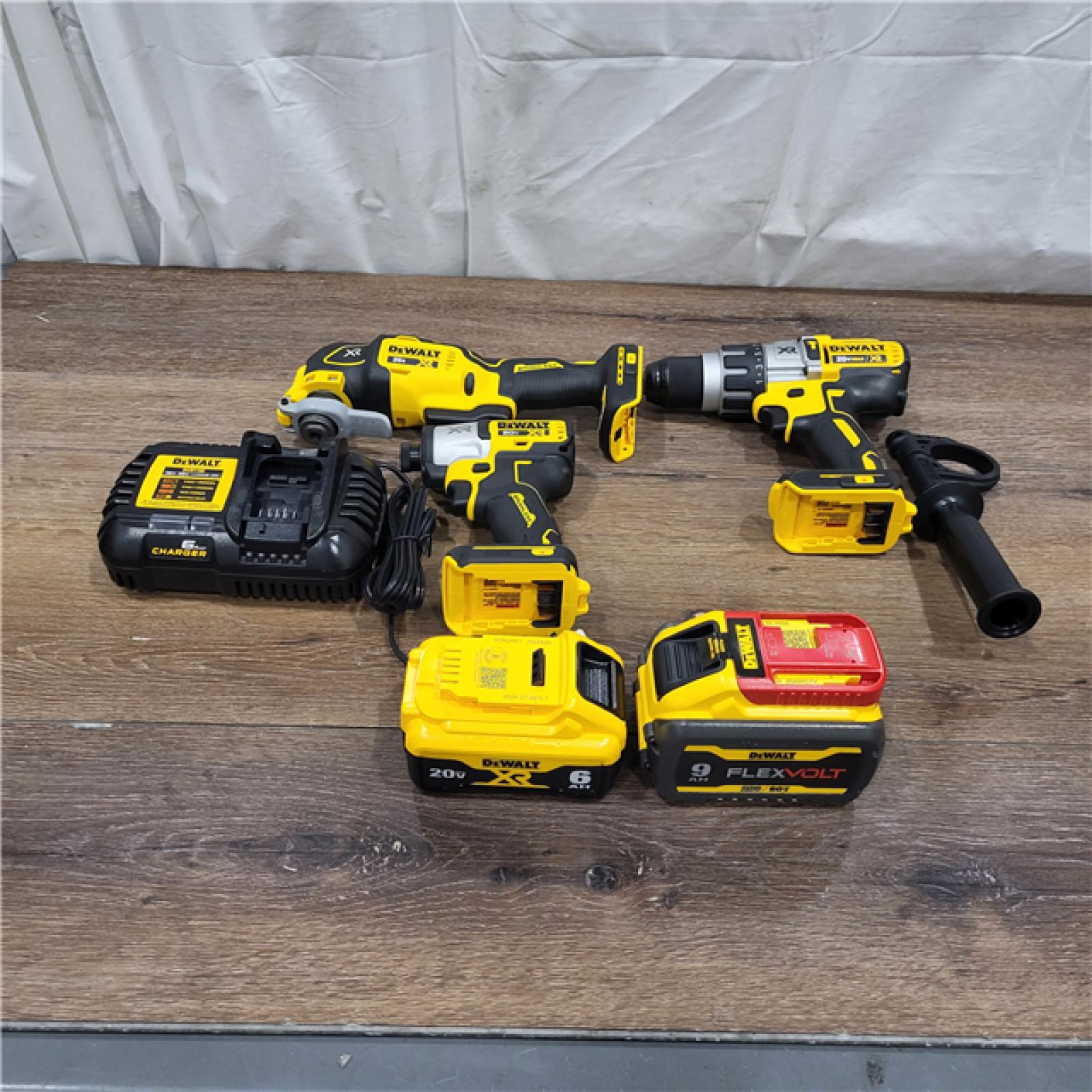 DEWALT 20-Volt Lithium-Ion Cordless 3-Tool Combo Kit with FLEXVOLT 9 Ah and 20V 6 Ah Batteries and Charger