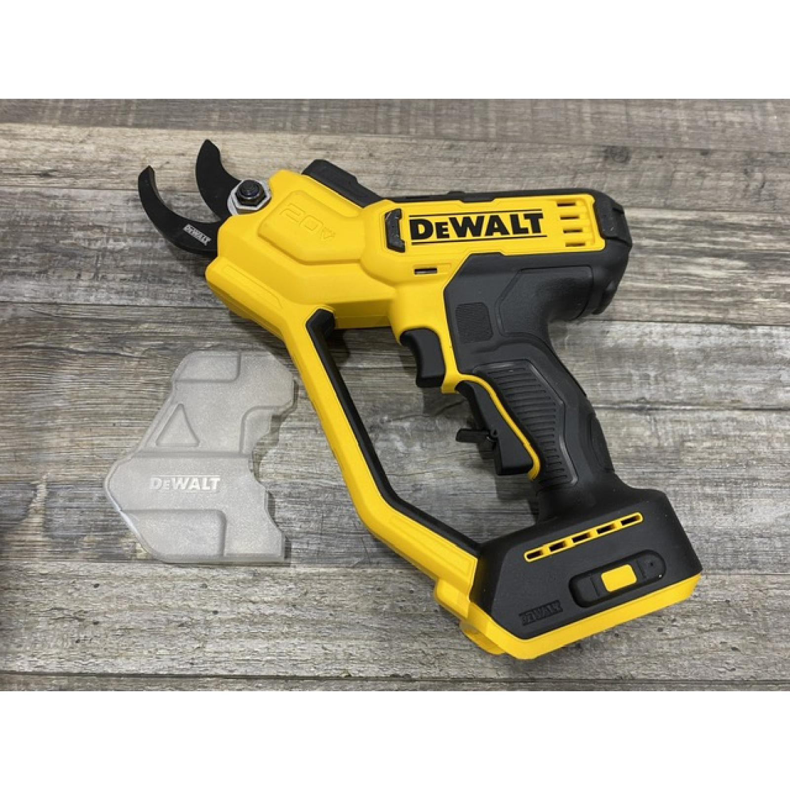 AS-IS DEWALT 20V MAX Cordless Battery Powered Pruner Kit
