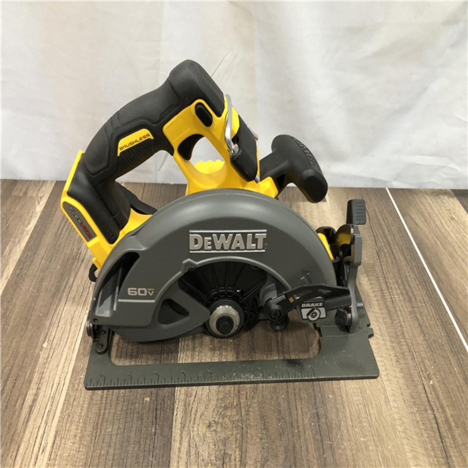 AS-IS DEWALT FLEXVOLT 60V MAX Cordless Brushless 7-1/4 in. Circular Saw with Brake (Tool Only)