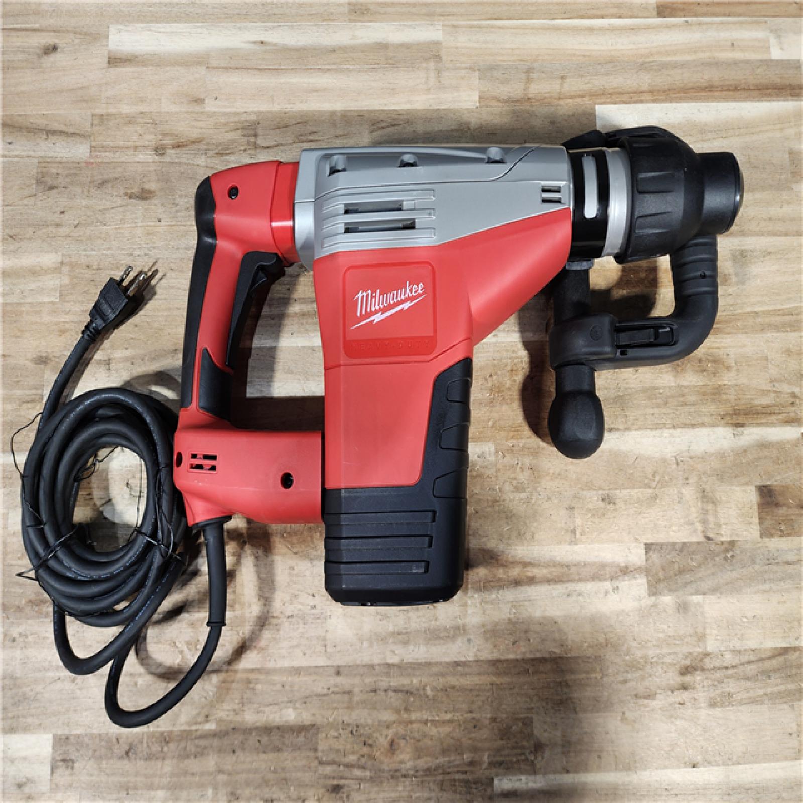 HOUSTON LOCATION - AS-IS Milwaukee SDS-MAX Demolition Hammer