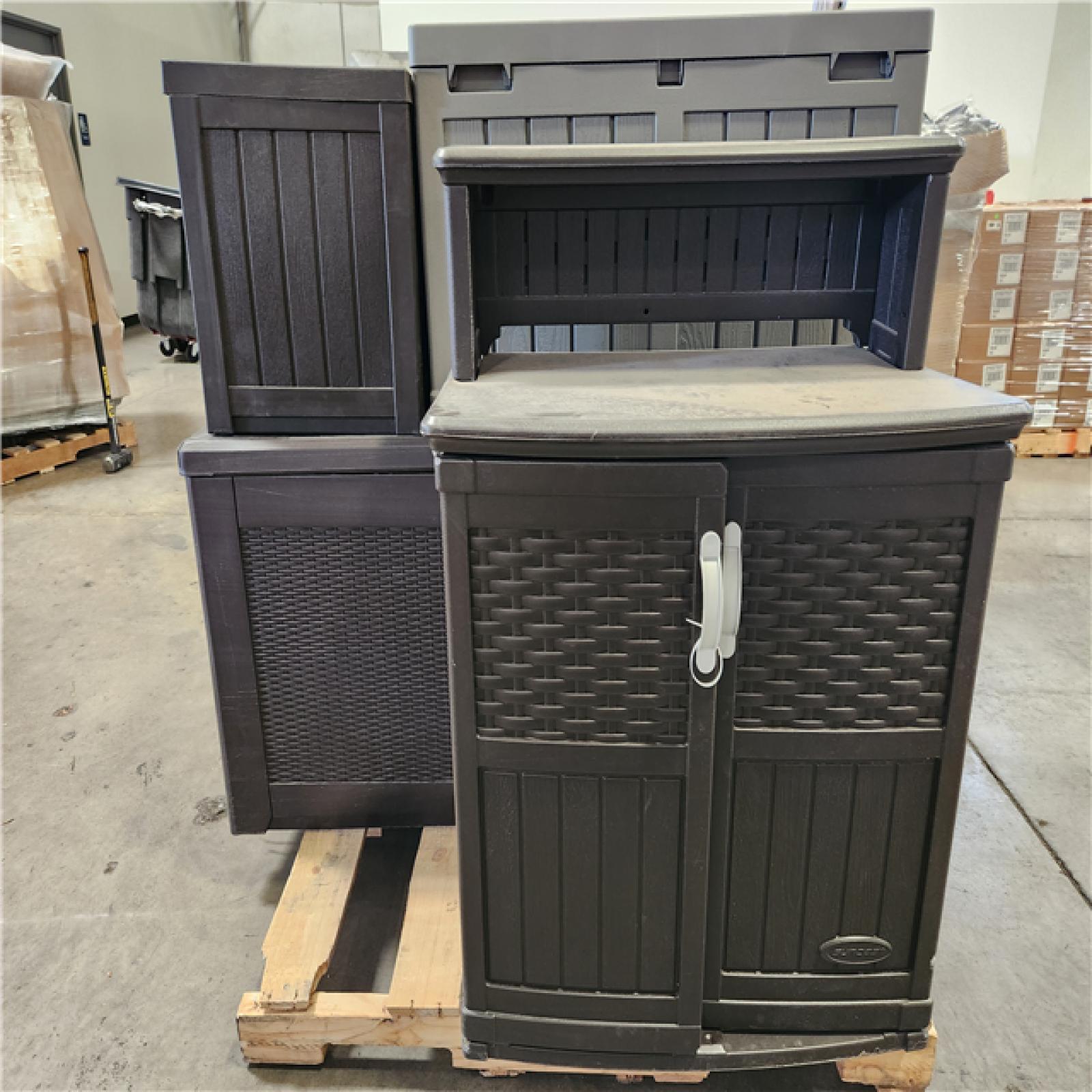 Phoenix Location 4 Suncast Plactic Deck Boxed