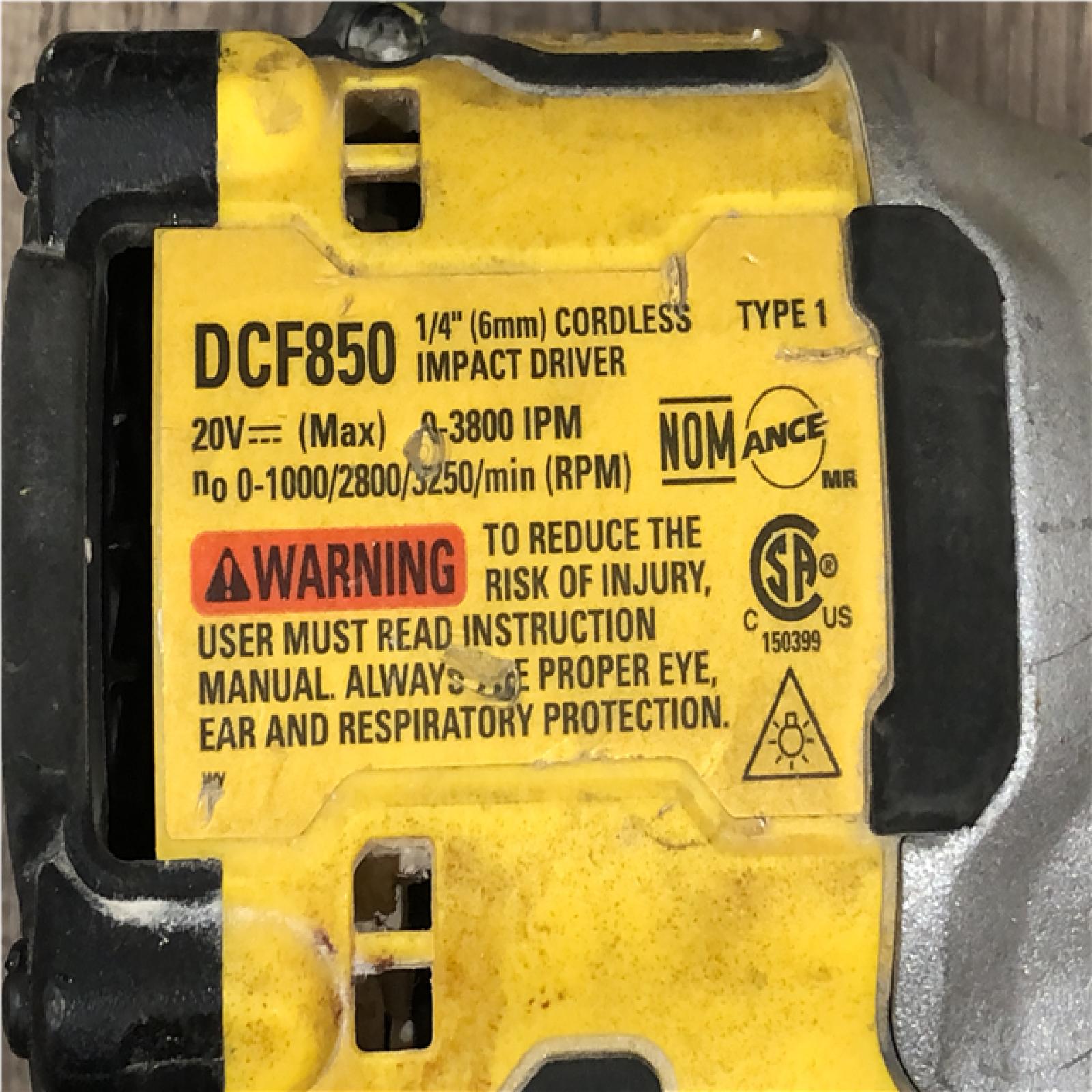 AS-IS DEWALT ATOMIC 20V MAX Lithium-Ion Cordless 1/4 in. Brushless Impact Driver Kit