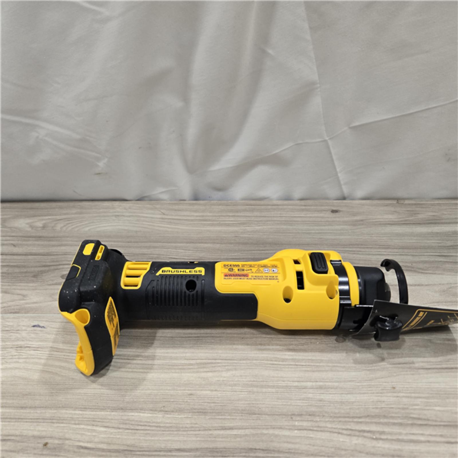 AS-IS DEWALT 20V MAX Cordless Cut-Out Tool (Tool-Only)
