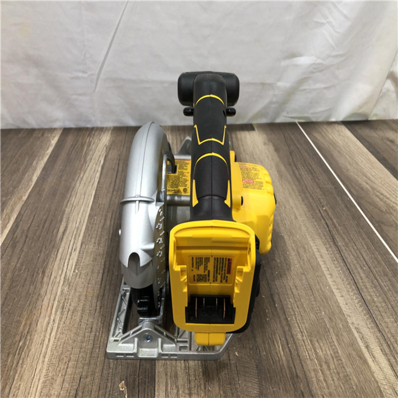 AS-IS DEWALT 20V MAX Cordless Brushless 6-1/2 in. Sidewinder Style Circular Saw (Tool Only)