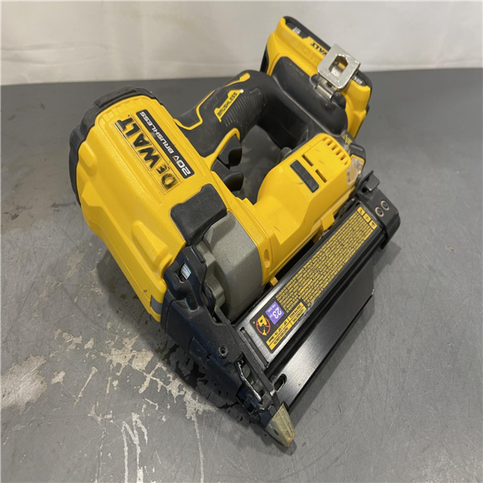 AS-IS - DEWALT ATOMIC 20V MAX Lithium Ion Cordless 23 Gauge Pin Nailer Kit