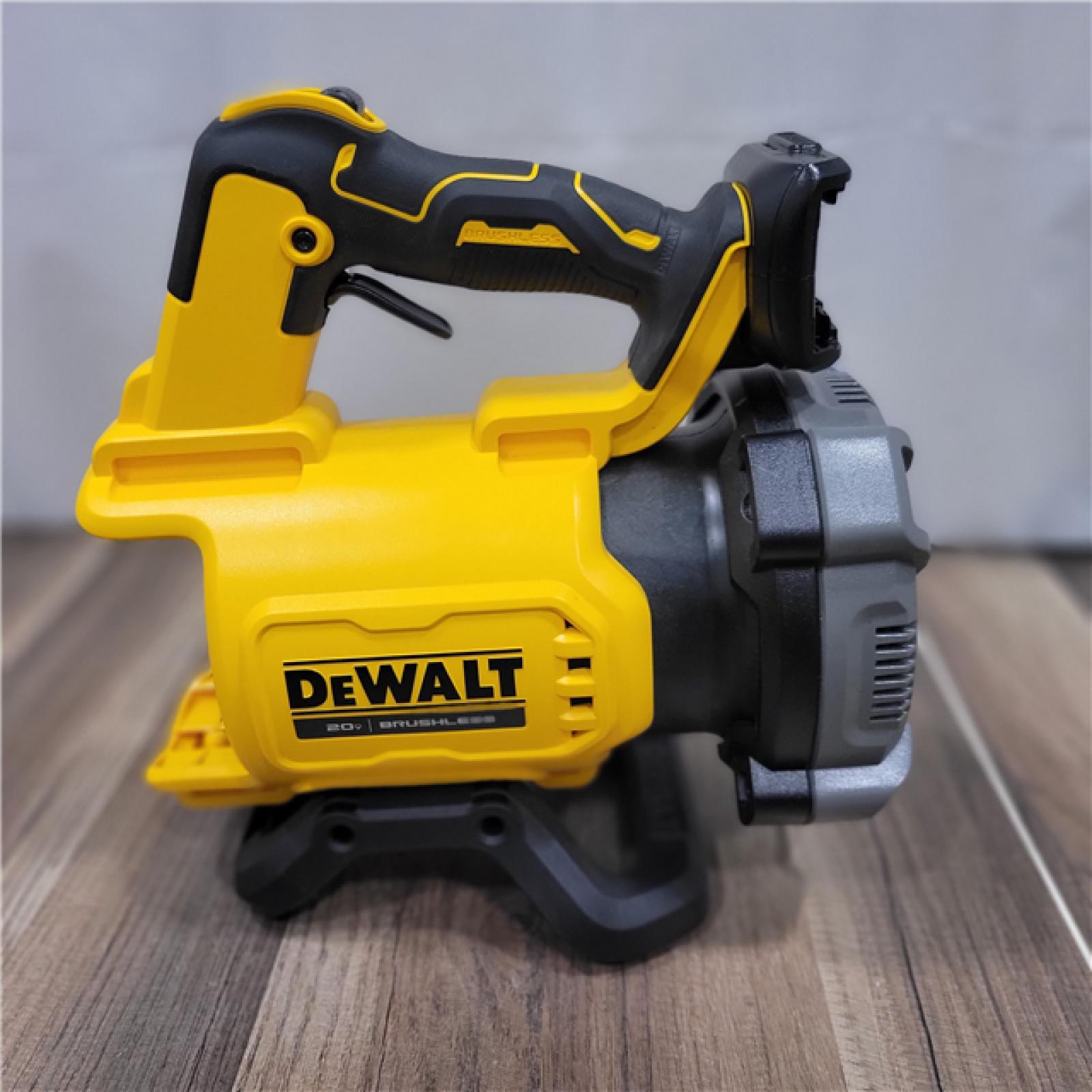 AS-IS   DEWALT 20V MAX* XR Brushless Cordless Handheld Blower Kit