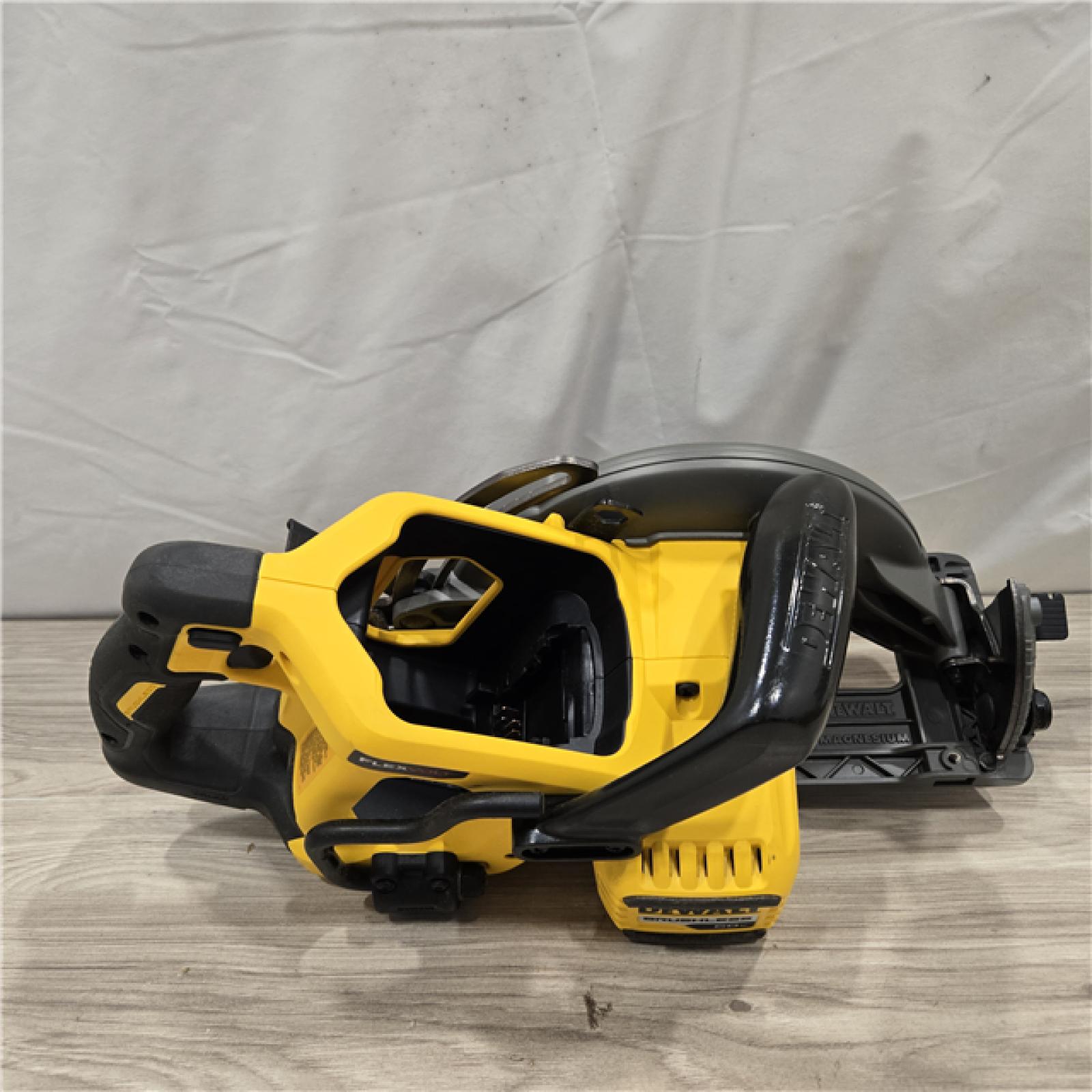AS-IS DEWALT FLEXVOLT 60V MAX Cordless 7-1/4 in. Wormdrive Style Circular Saw (Tool Only)