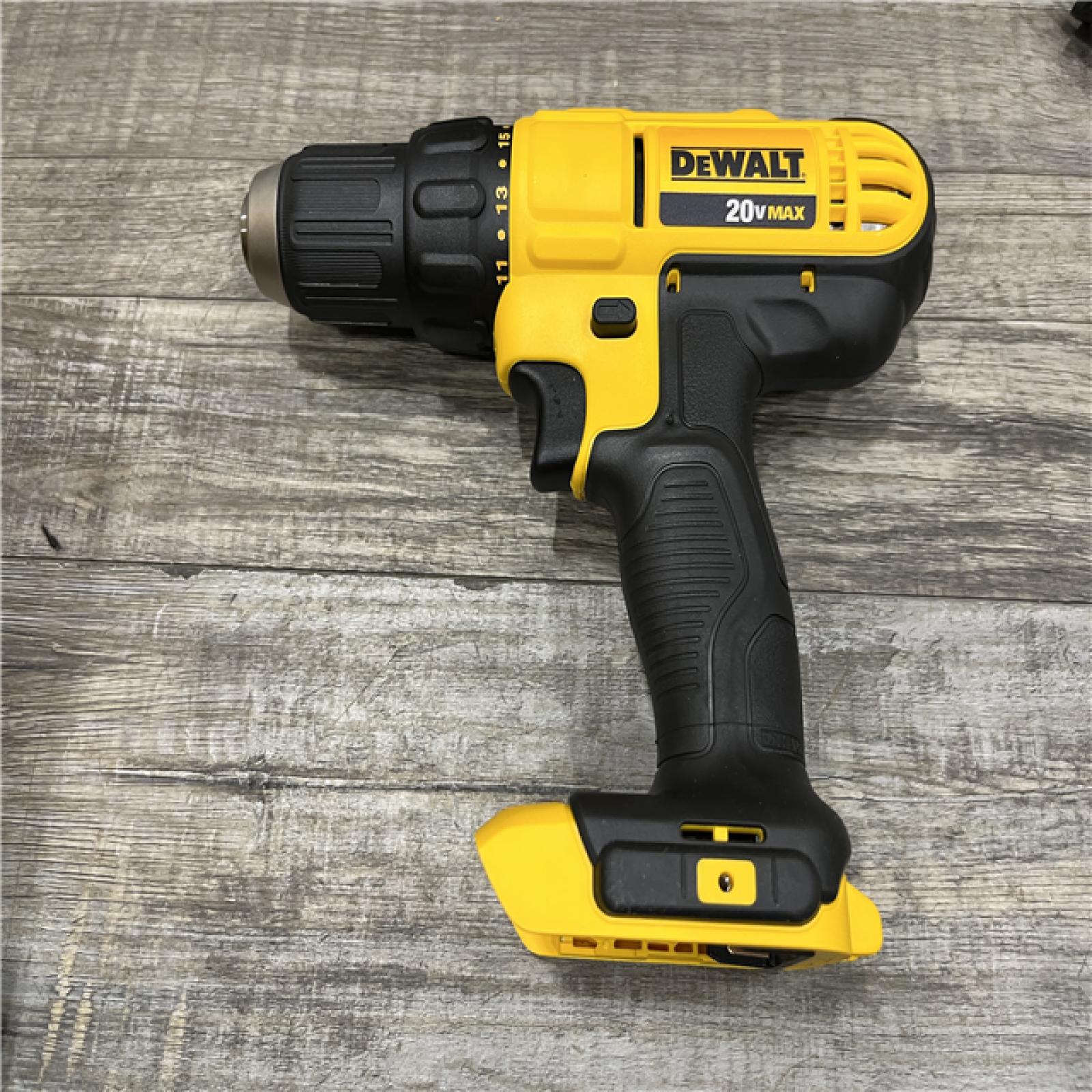 AS-IS DEWALT 20V MAX Cordless 1/2 in. Drill/Driver Kit