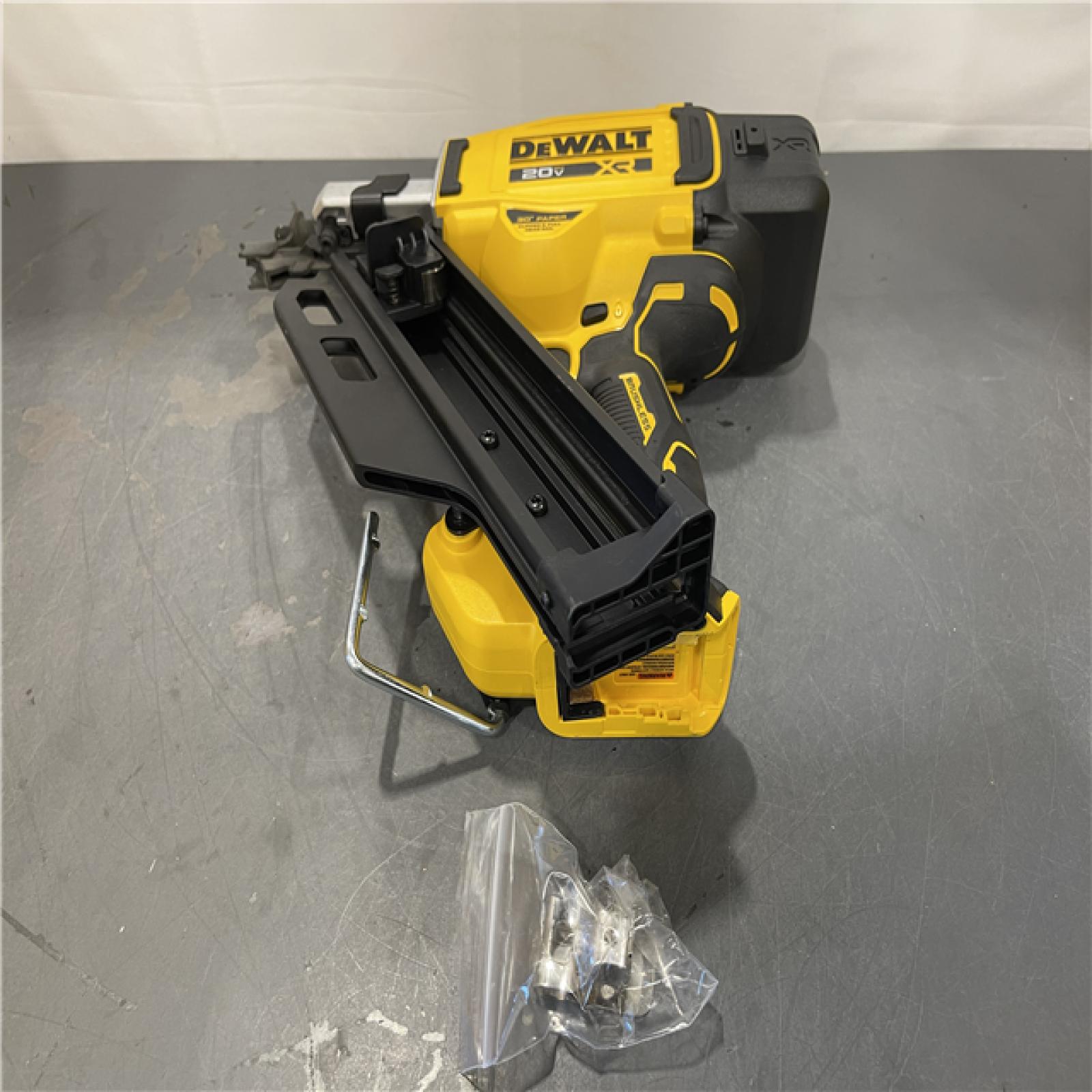 AS-IS - DEWALT 20-Volt 30° Cordless Framing Nailer
