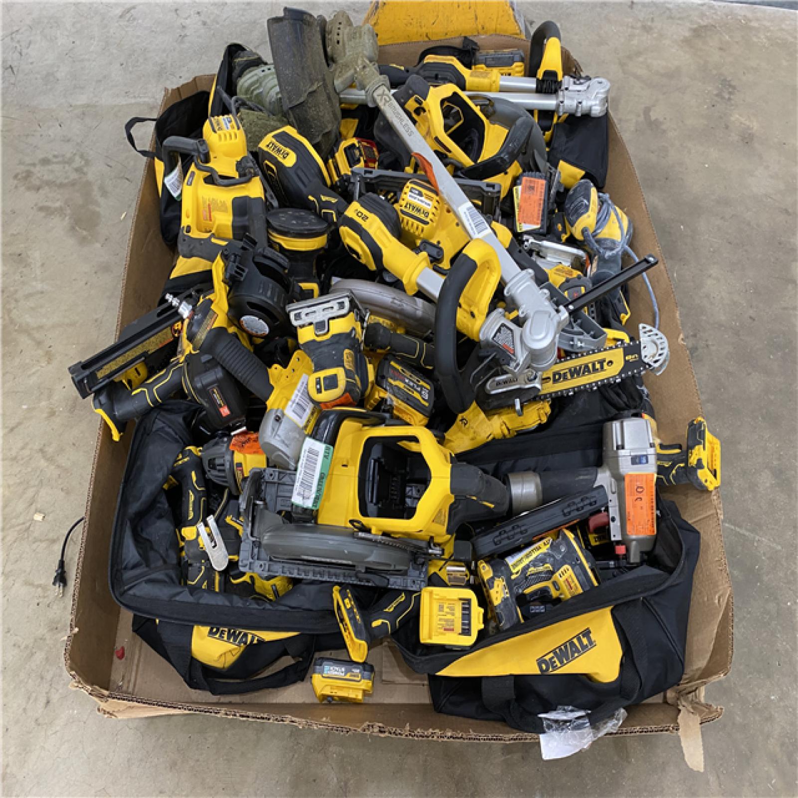 Houston Location AS IS - Tool Pallet