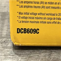 NEW - DEWALT 20V/60V MAX FLEXVOLT Lithium-Ion 9.0Ah Battery and Charger Starter Kit