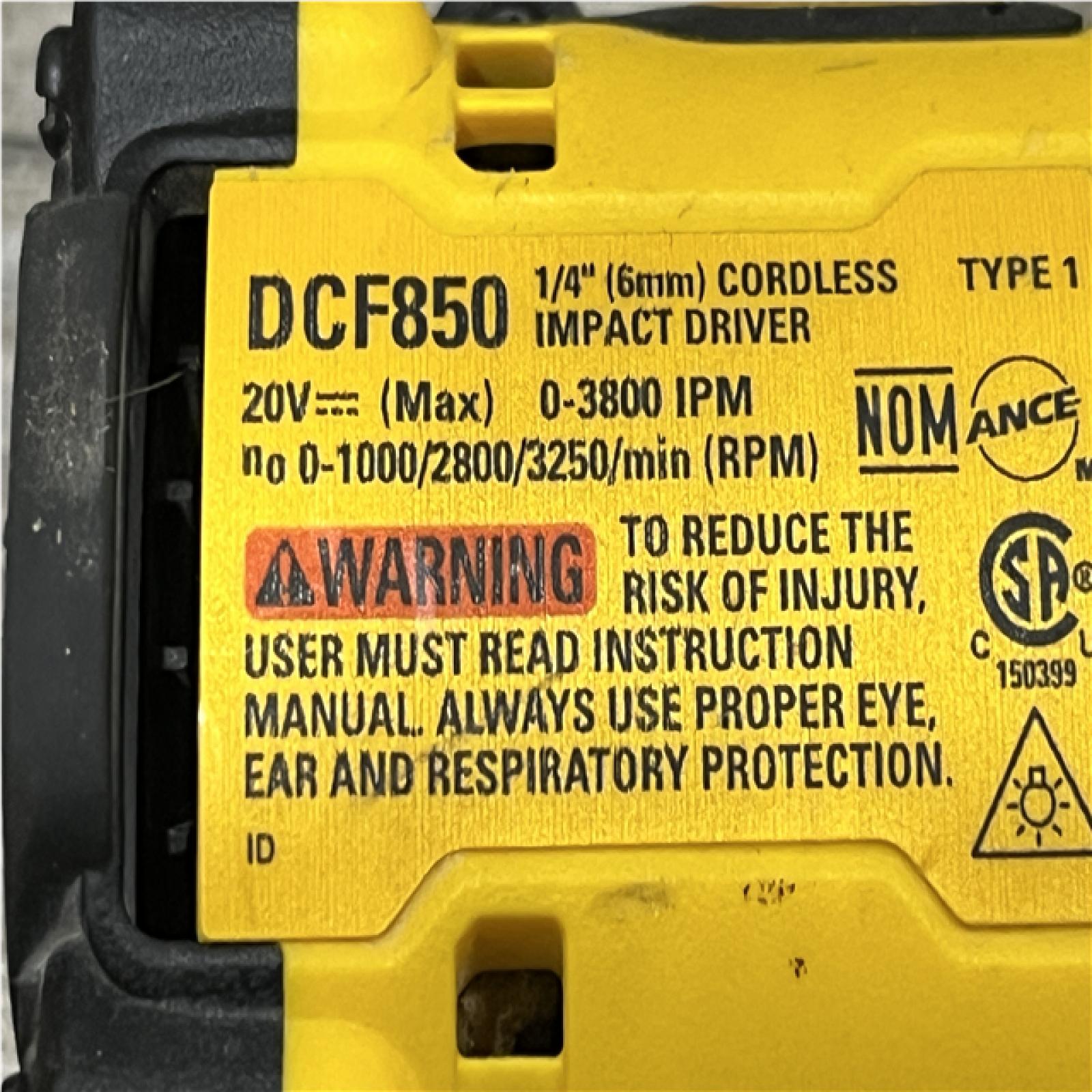 AS-IS DEWALT ATOMIC 20V MAX Lithium-Ion Cordless 1/4 in. Brushless Impact Driver Kit