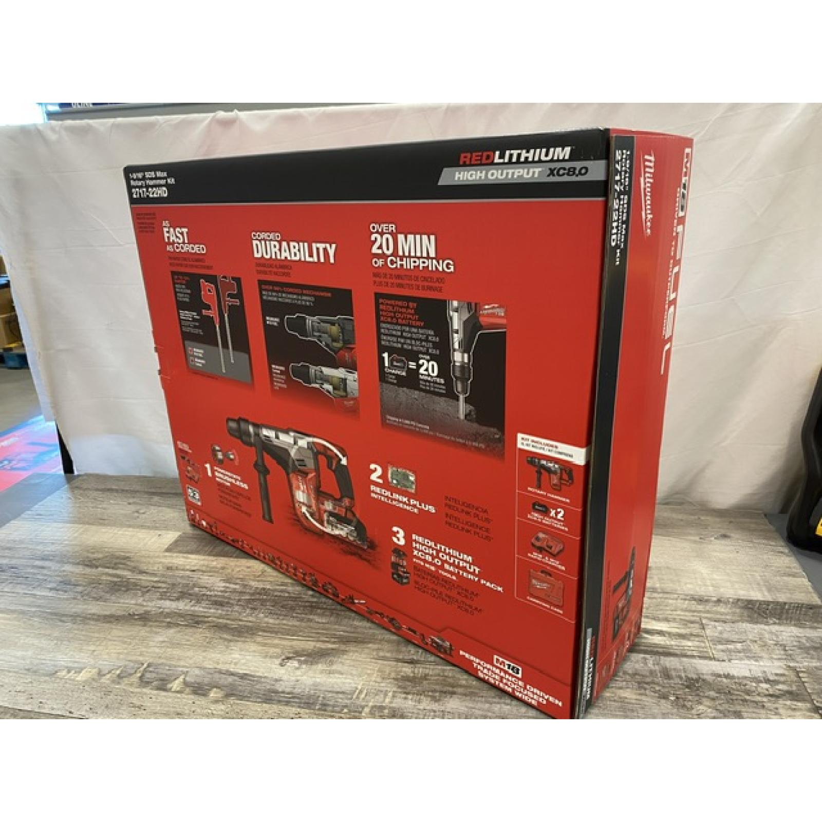 NEW - Milwaukee FUEL 18V Lithium-Ion Brushless Cordless 1-9/16 in. SDS-Max Rotary Hammer Kit