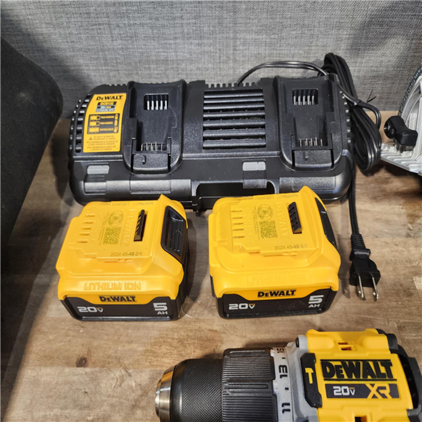 HOUSTON LOCATION - AS-IS DEWALT 20-Volt XR Lithium-Ion 6-Tool Cordless Combo Kit with (2) 5.0 Ah Battery Packs and Charger