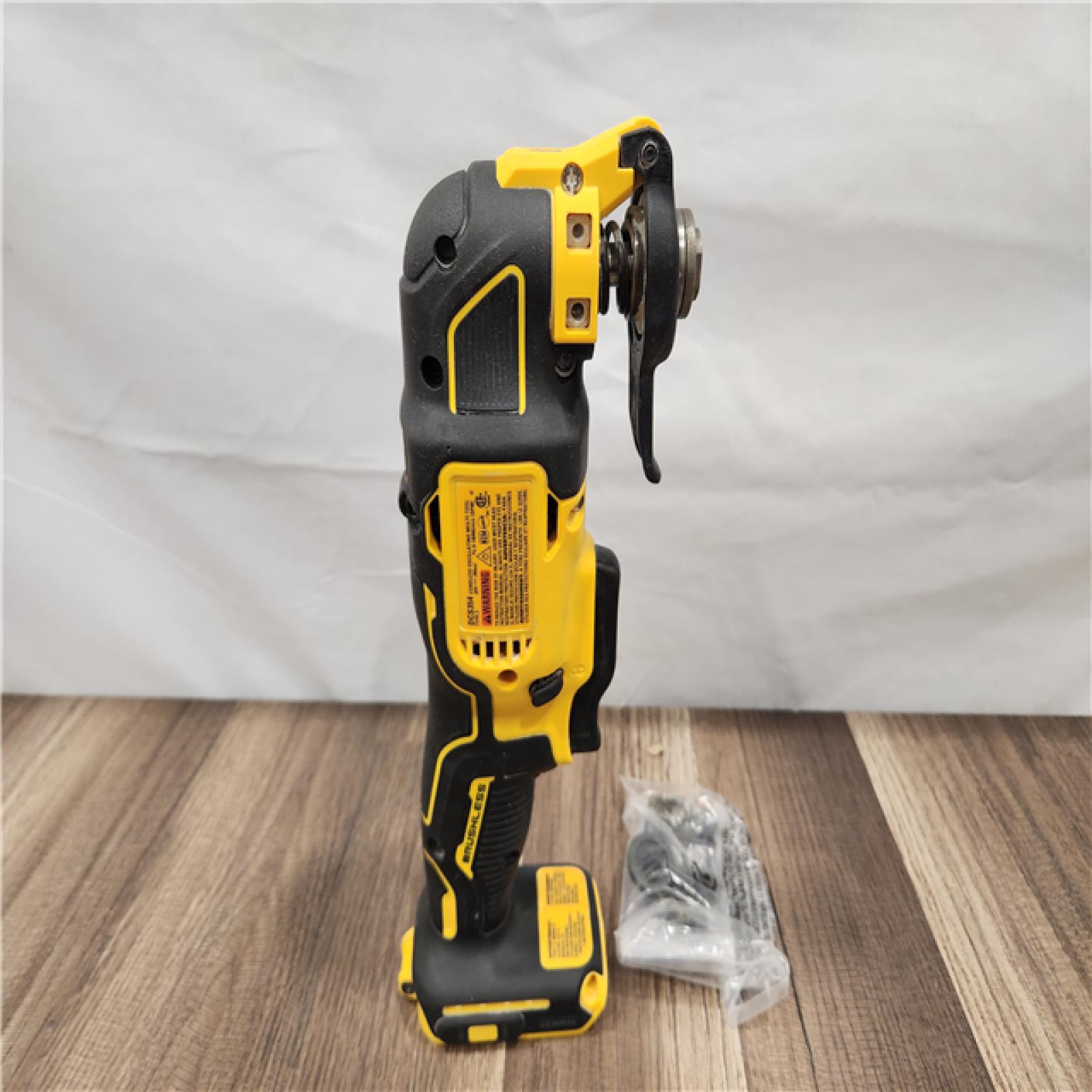 LIKE NEW! - DEWALT ATOMIC 20V MAX Cordless Brushless Oscillating Multi Tool (Tool Only)