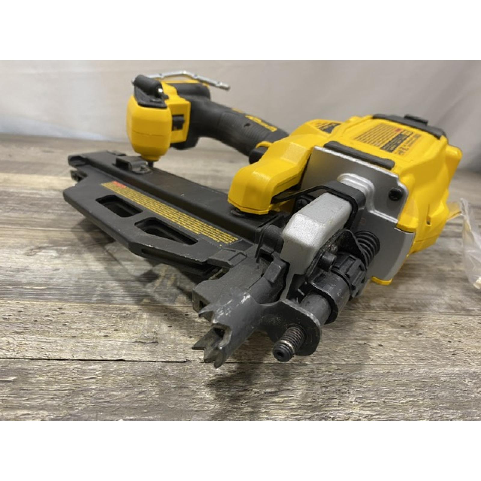 AS-IS DEWALT 20-Volt 21° Cordless Framing Nailer (Tool-Only)