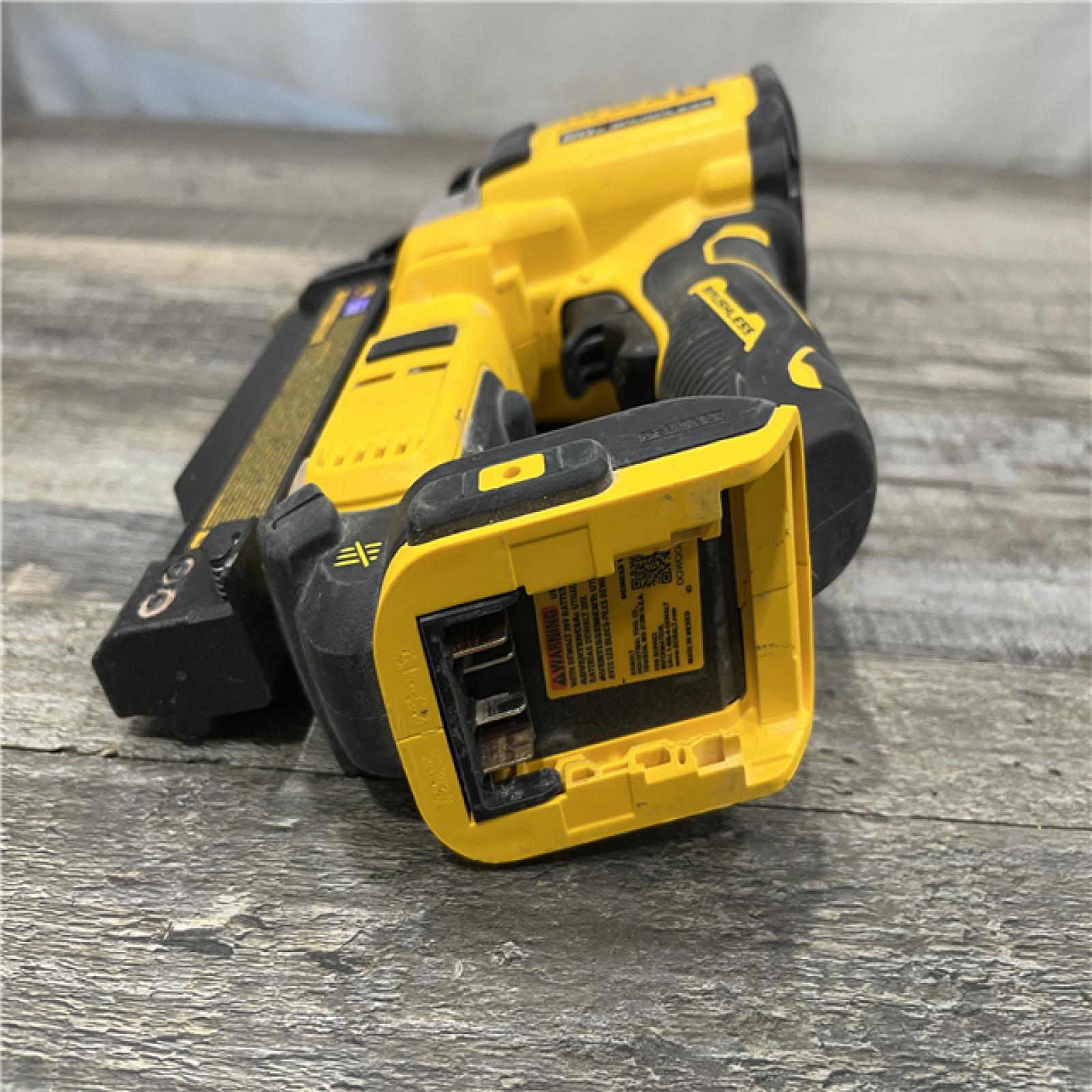 AS-IS DEWALT ATOMIC 20V MAX Lithium Ion Cordless 23 Gauge Pin Nailer (Tool Only)