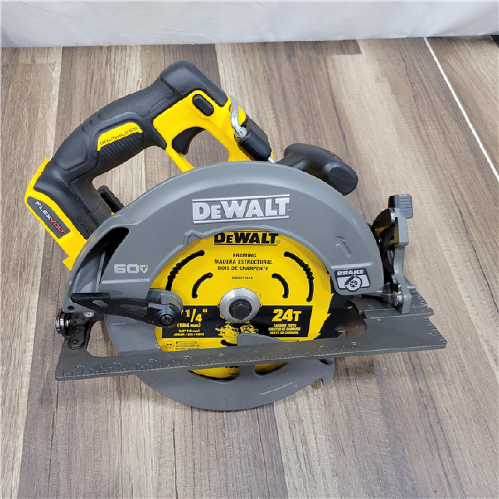 GOOD DeWALT Flexvolt Max 7-1/4  60V Brushless Circular Saw DCS578B