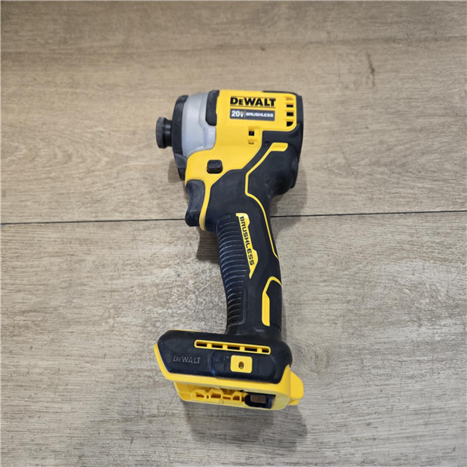 AS-IS DEWALT Atomic 20V Max Cordless Compact 1/4 in. Impact Driver Kit