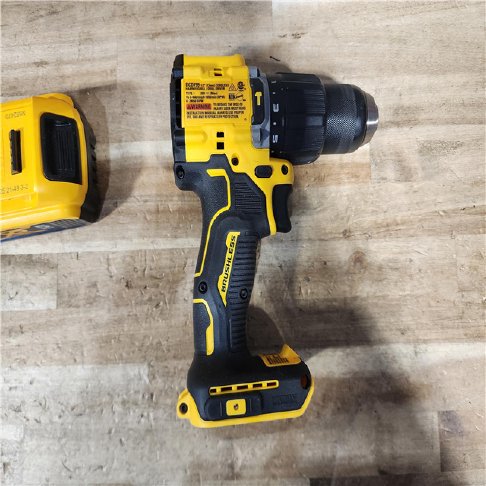 HOUSTON LOCATION - AS - IS DEWALT ATOMIC 20V Lithium-Ion Cordless 1/2 in. Hammer Drill Kit