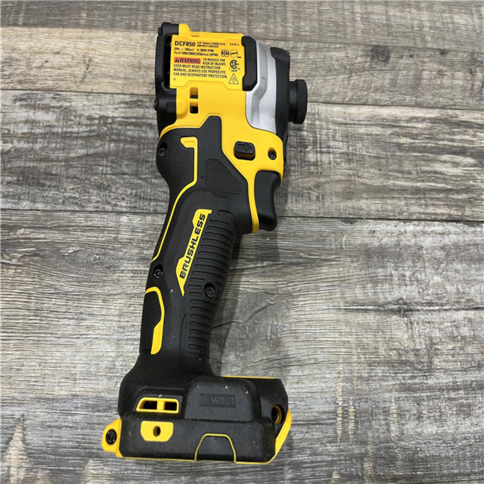 AS-IS DEWALT ATOMIC 20V MAX Lithium-Ion Cordless 1/4 in. Brushless Impact Driver Kit