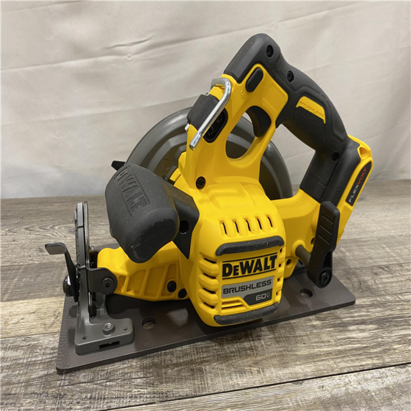 AS-IS DEWALT FLEXVOLT 60V MAX Cordless Brushless 7-1/4 in. Circular Saw with Brake (Tool Only)
