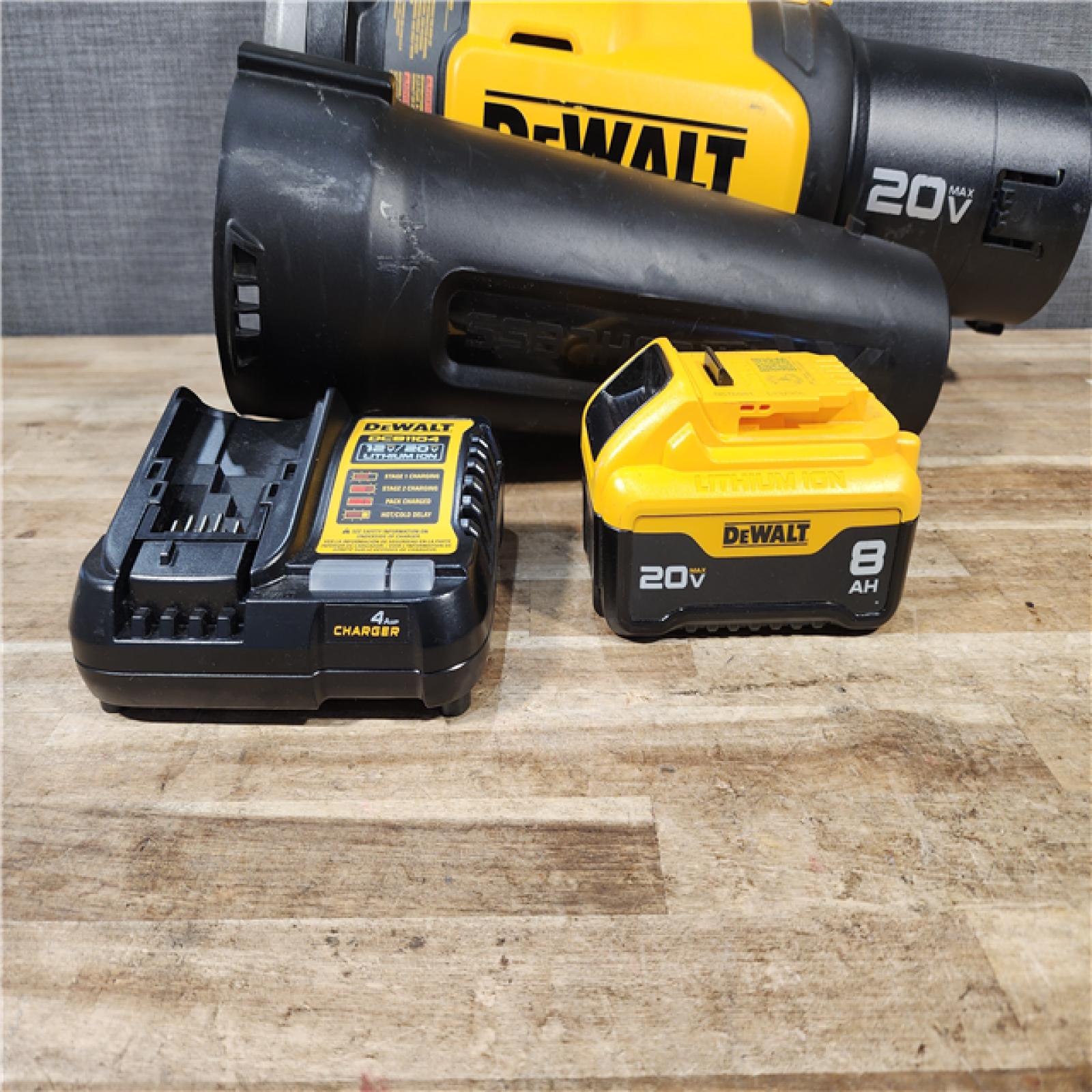 HOUSTON LOCATION - AS - IS DEWALT 20V MAX XR Brushless Cordless Blower Kit - DCBL724W1