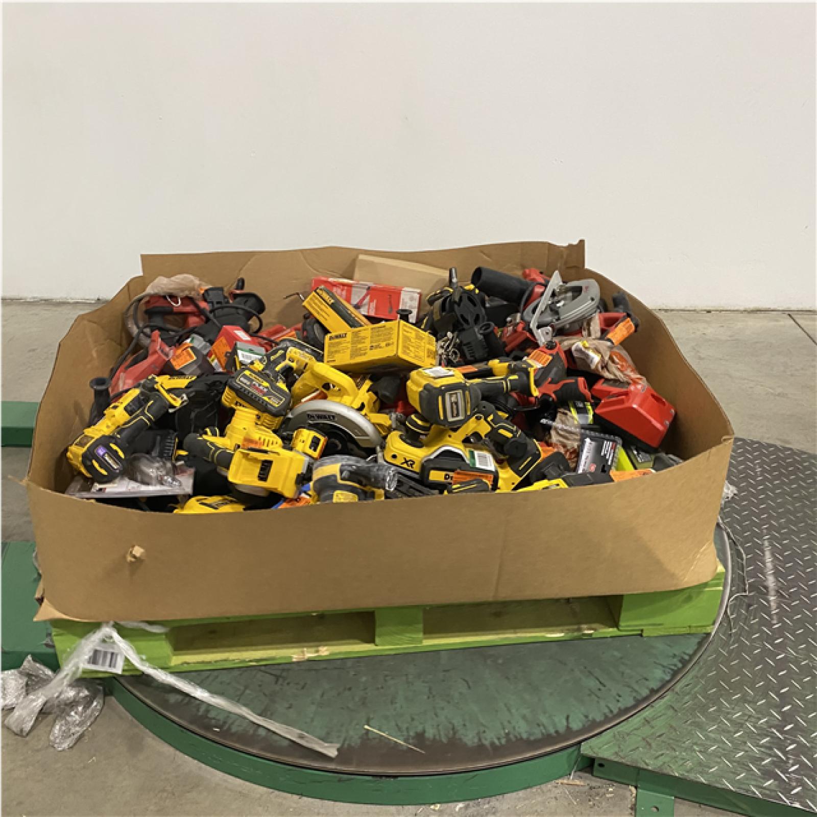 Dallas Location - As-Is Tool Pallet